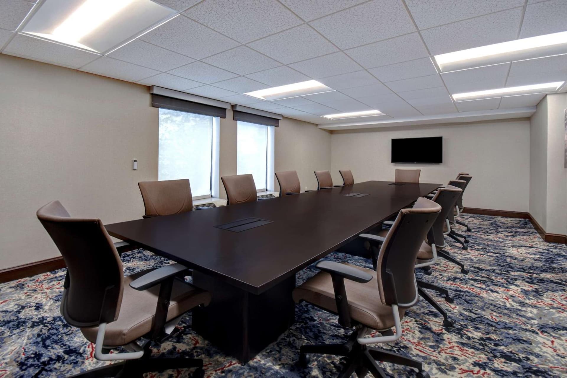 Hampton Inn & Suites Alexandria Old Town Area South gallery photo in Alexandria, VA — image 9
