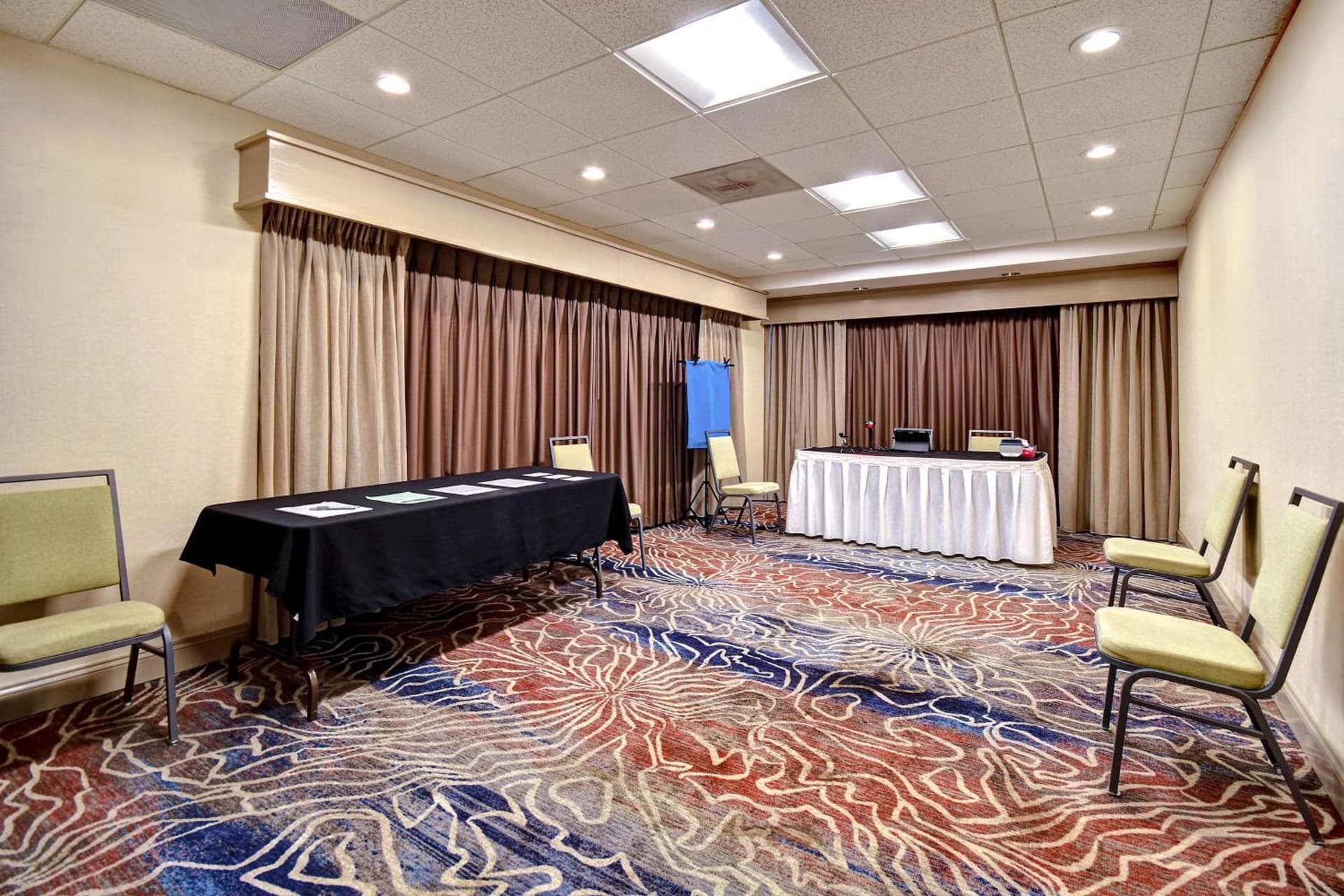 Hampton Inn & Suites Alexandria Old Town Area South gallery photo in Alexandria, VA — image 25