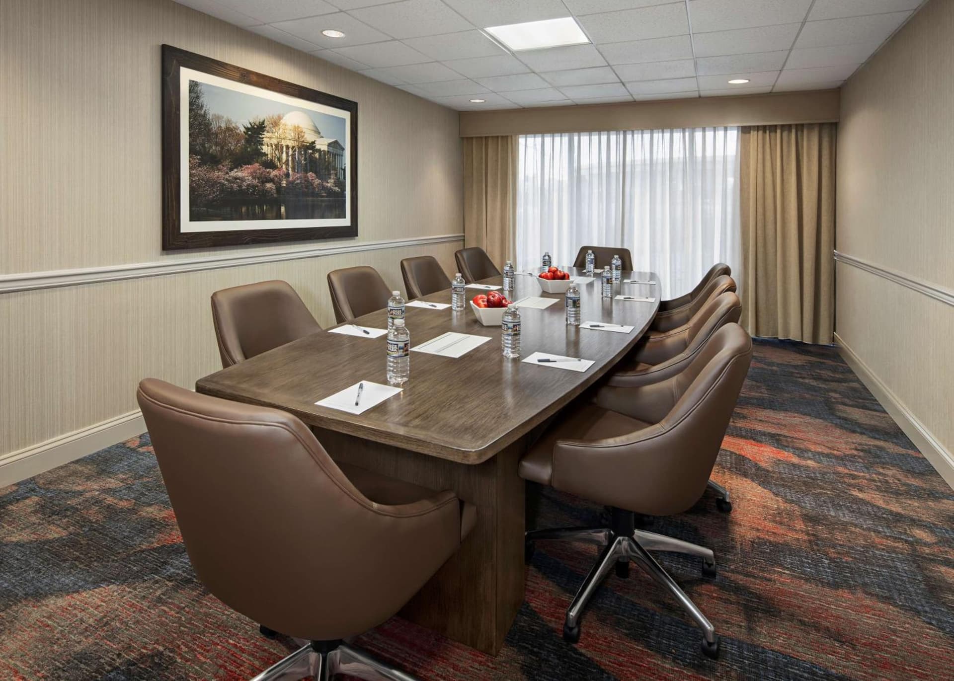Hampton Inn & Suites Alexandria Old Town Area South gallery photo in Alexandria, VA — image 19