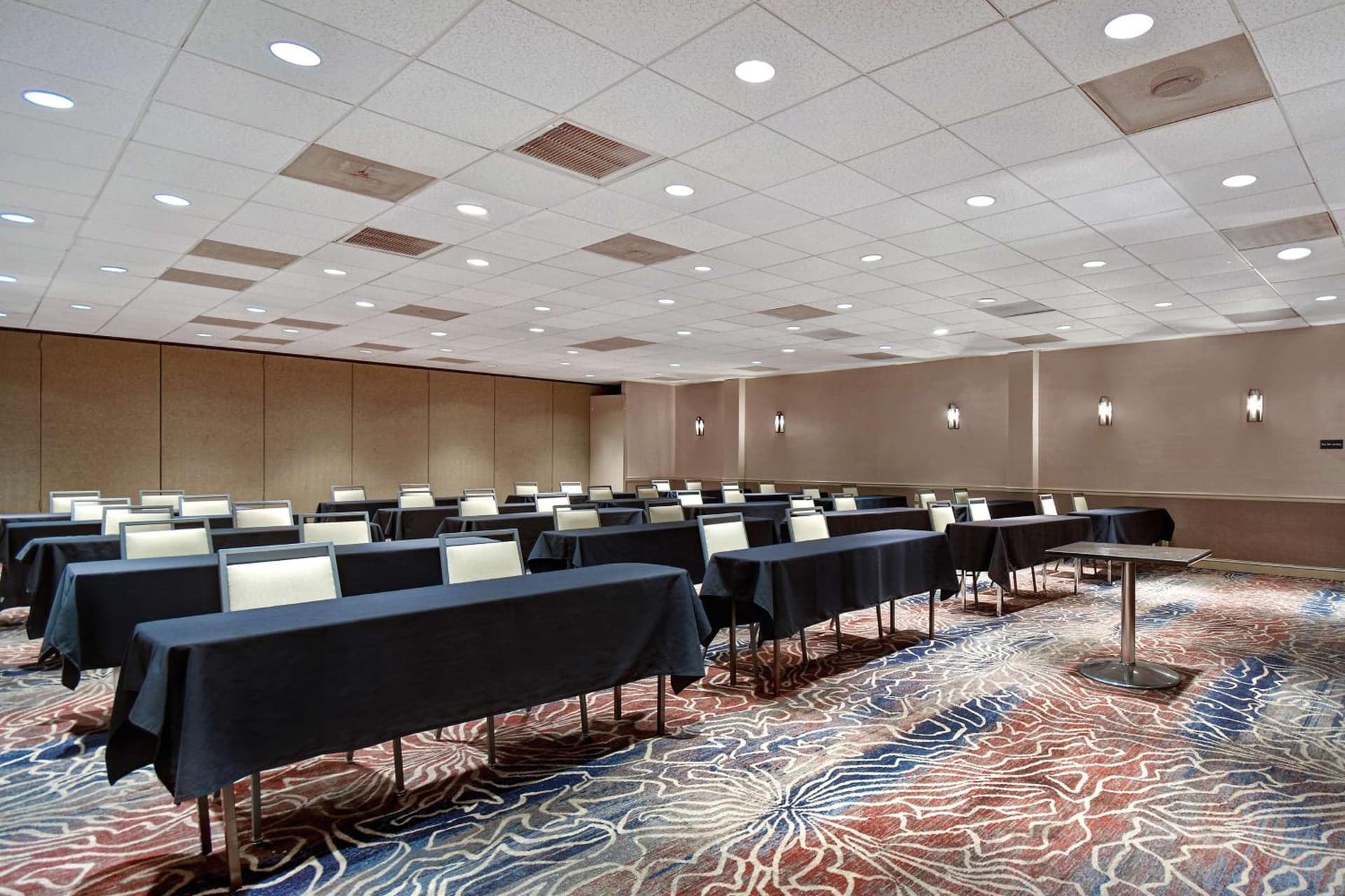 Hampton Inn & Suites Alexandria Old Town Area South gallery photo in Alexandria, VA — image 42