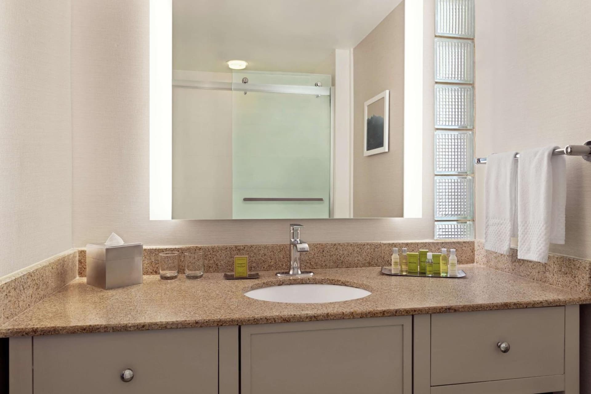 DoubleTree by Hilton Paradise Valley Resort Scottsdale gallery photo in Scottsdale, AZ — image 121