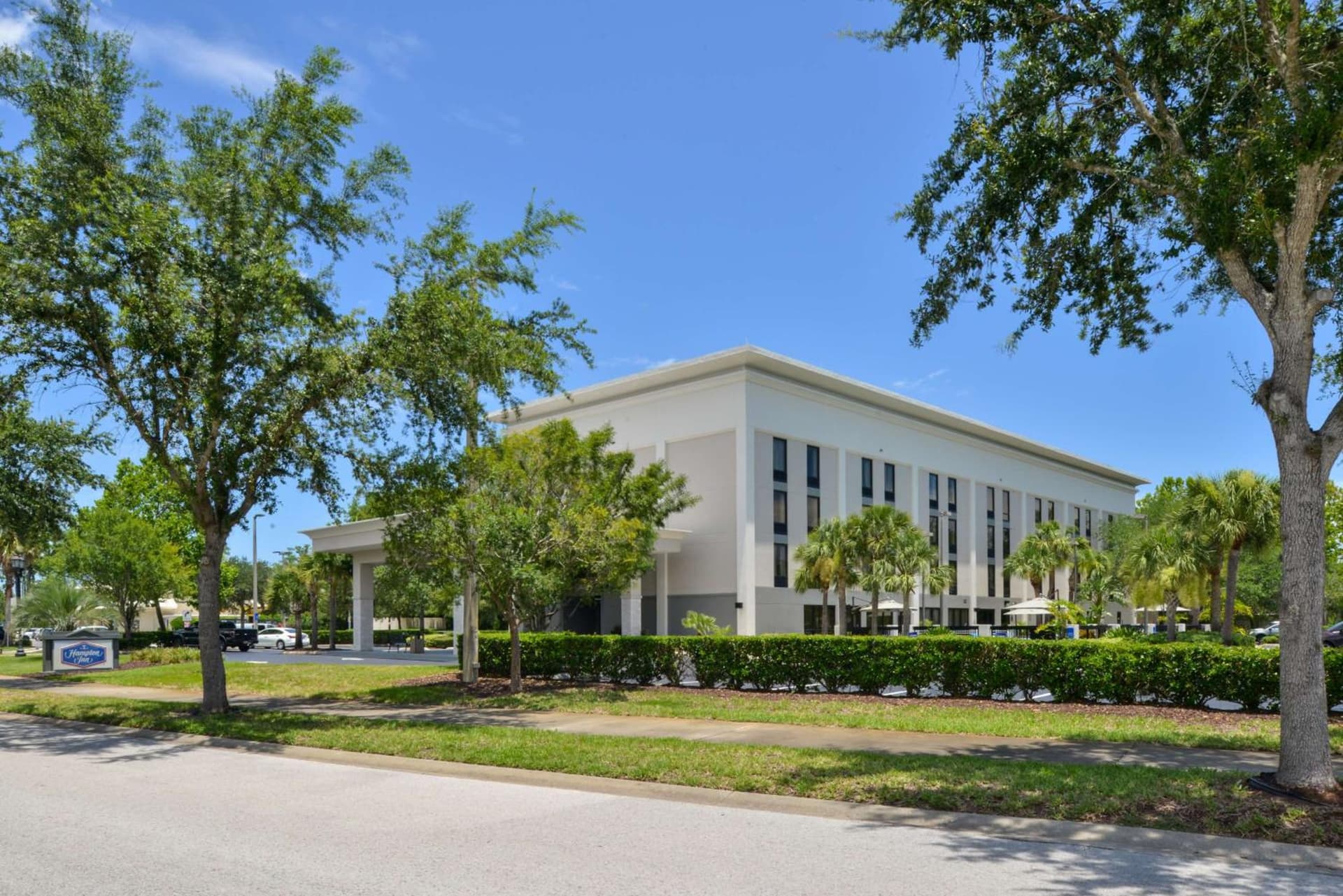 Hampton Inn Vero Beach Outlets property views in Vero Beach, FL — gallery photo 3