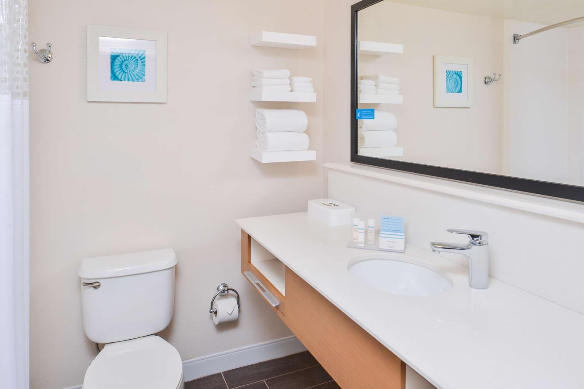 Hampton Inn Vero Beach Outlets gallery photo in Vero Beach, FL — image 17