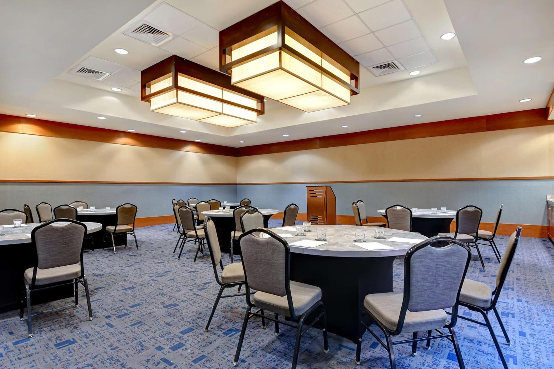 DoubleTree by Hilton Phoenix- Tempe gallery photo in Tempe, AZ — image 15