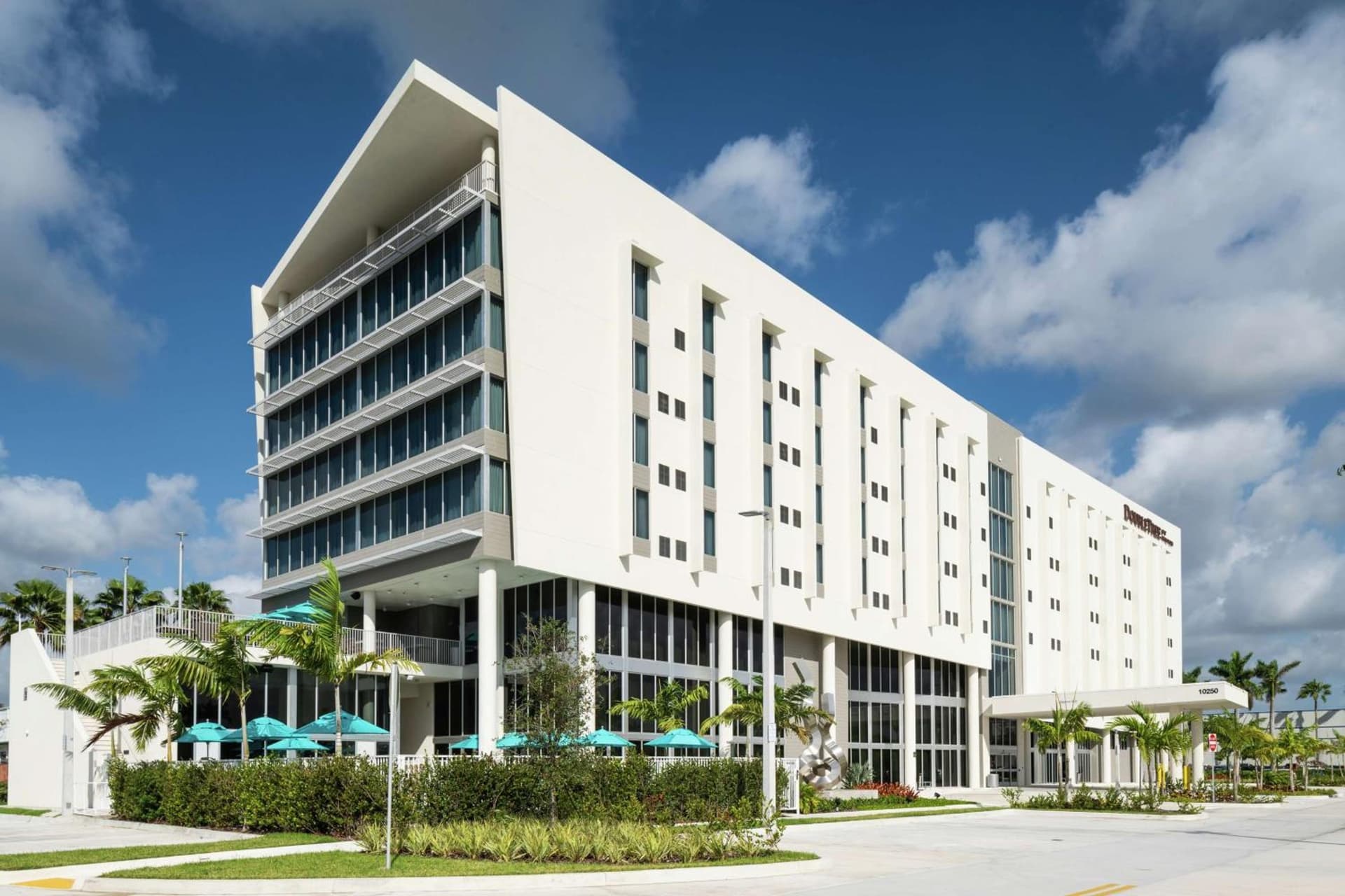 DoubleTree by Hilton Miami Doral gallery photo in Miami, FL — image 18