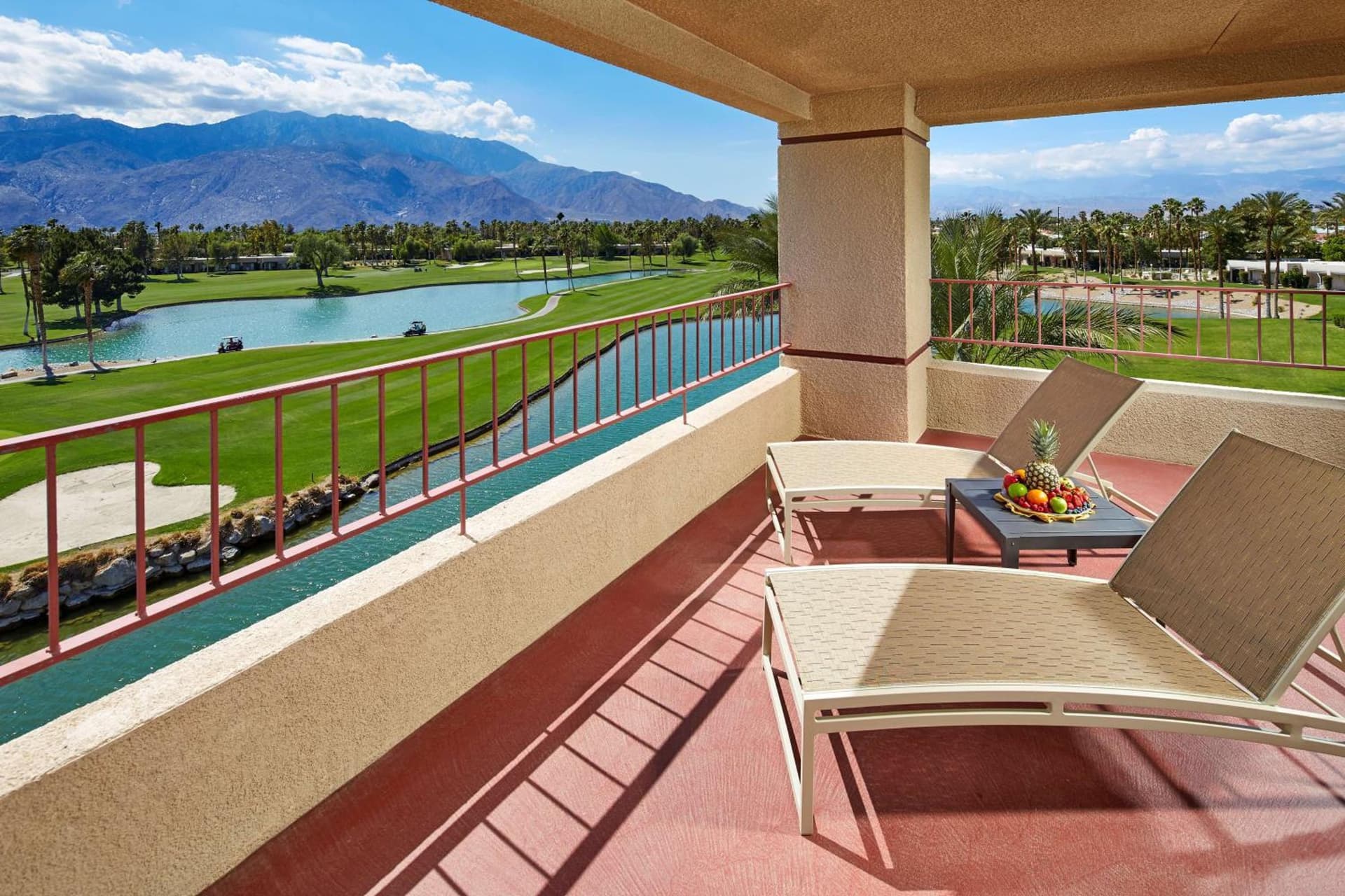 DoubleTree by Hilton Golf Resort Palm Springs interior in Cathedral City, CA — gallery photo 2
