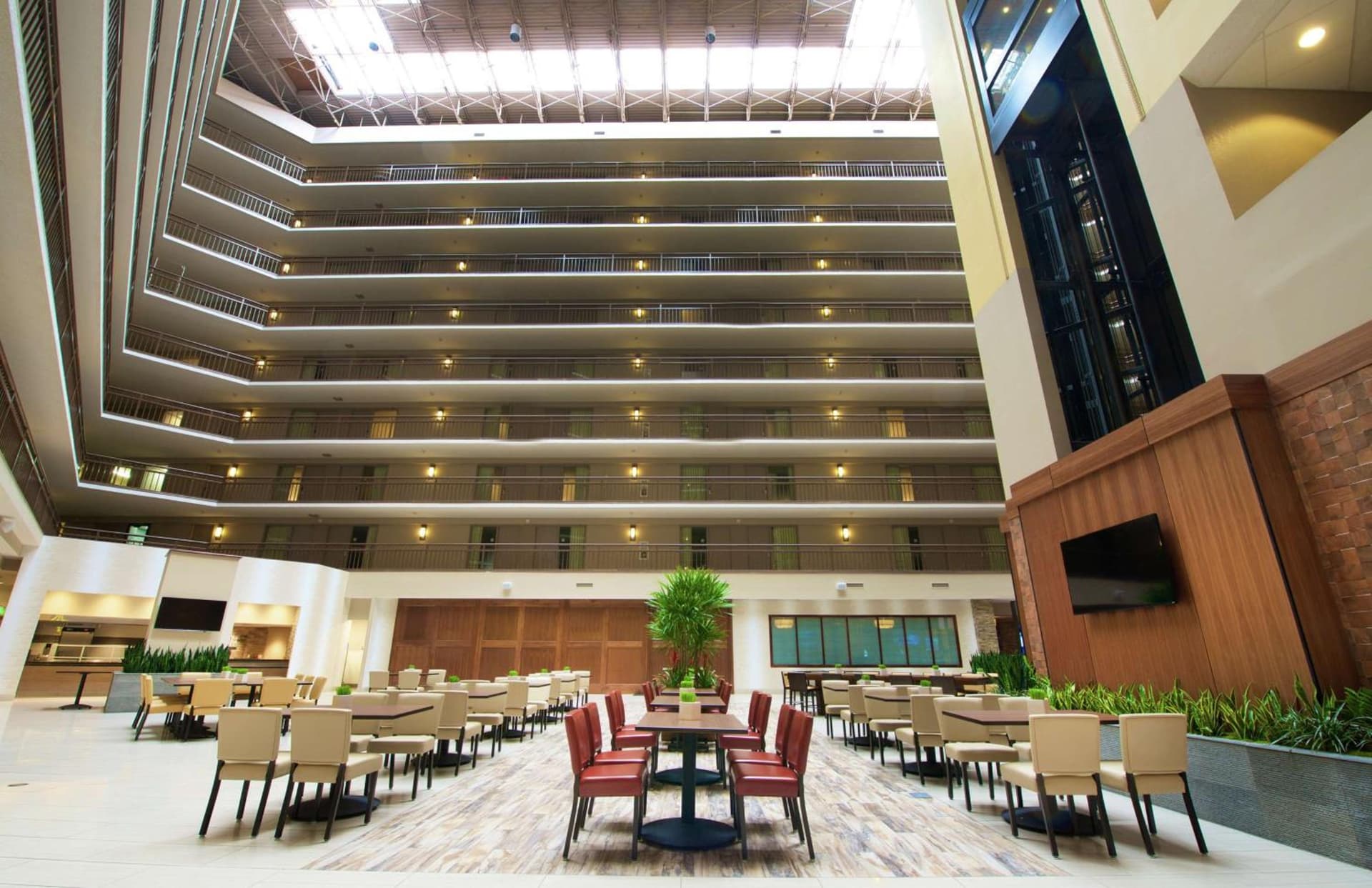 Embassy Suites by Hilton Portland Tigard gallery photo in Tigard, OR — image 40