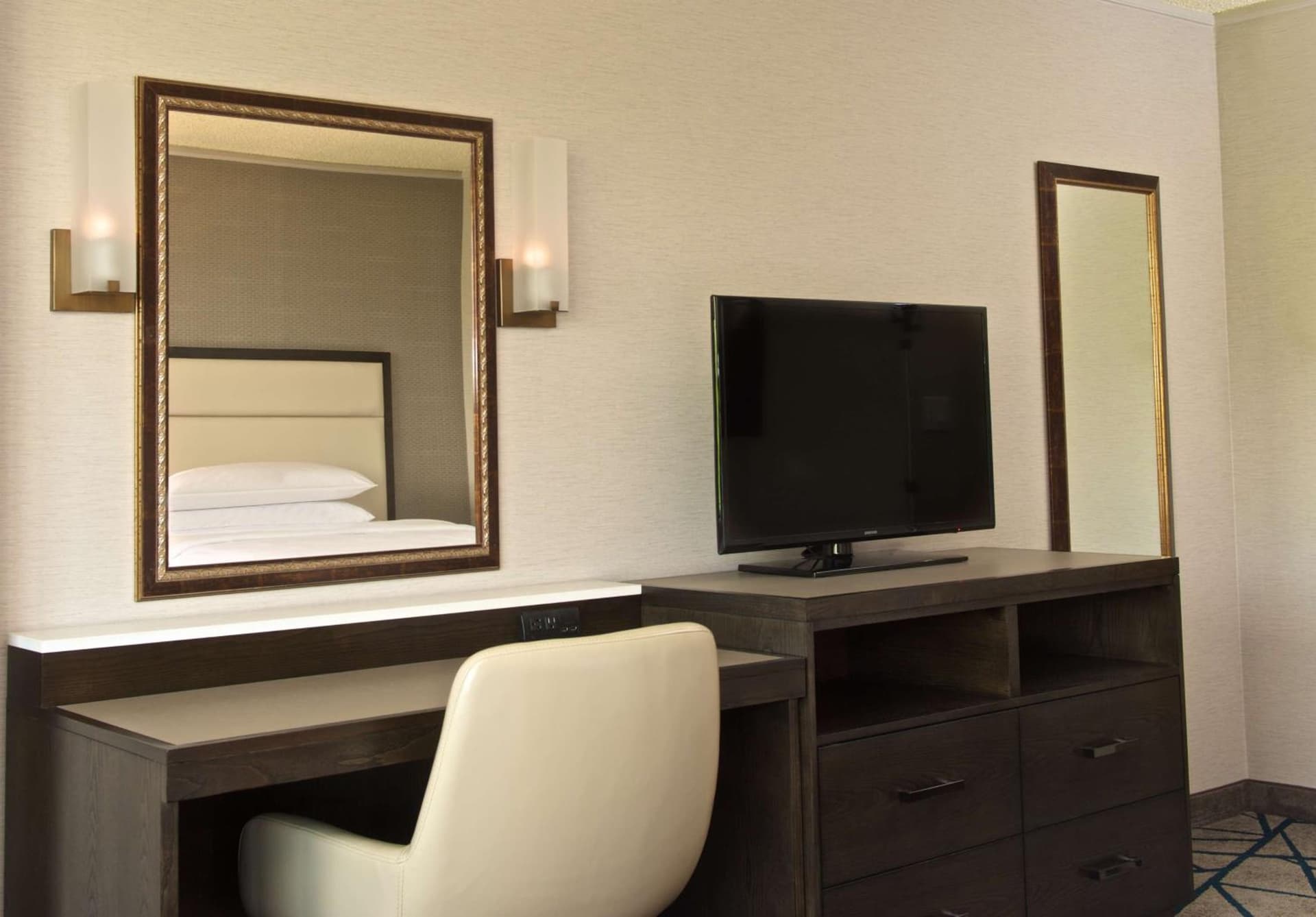 Embassy Suites by Hilton Portland Tigard gallery photo in Tigard, OR — image 43