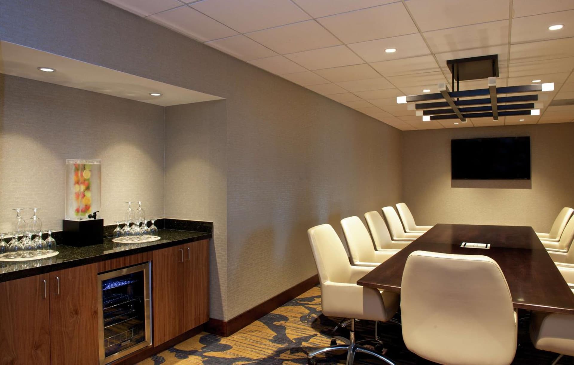 Embassy Suites by Hilton Portland Tigard interior in Tigard, OR — gallery photo 2