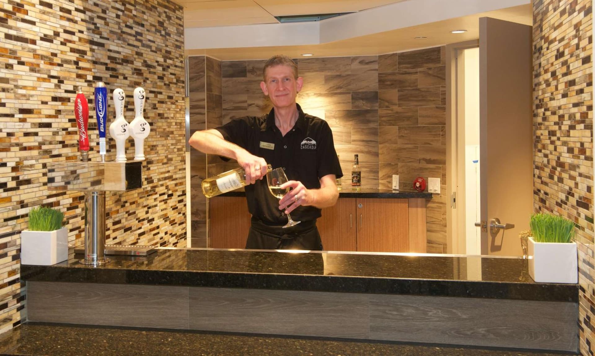 Embassy Suites by Hilton Portland Tigard gallery photo in Tigard, OR — image 8