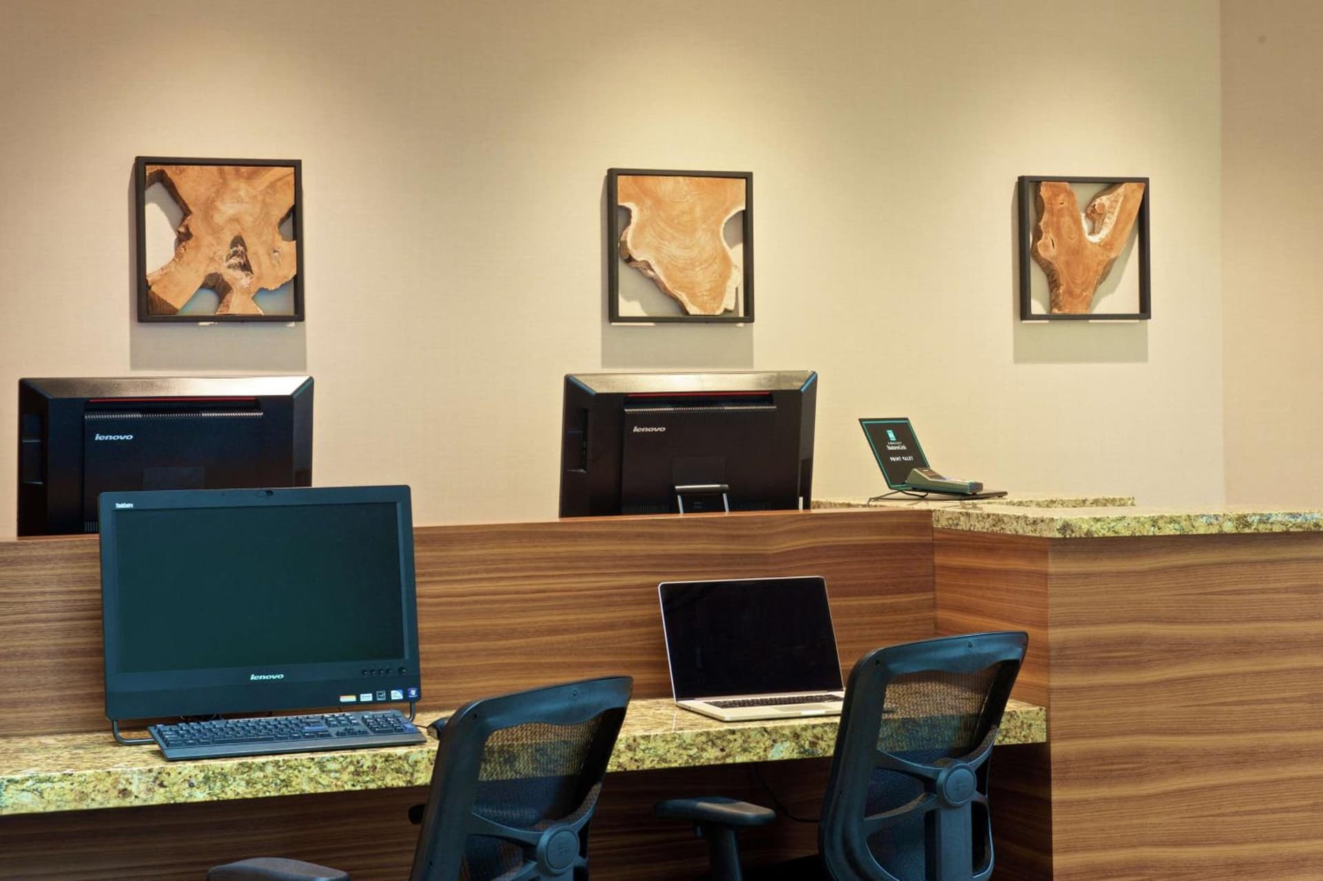 Embassy Suites by Hilton Portland Tigard gallery photo in Tigard, OR — image 15