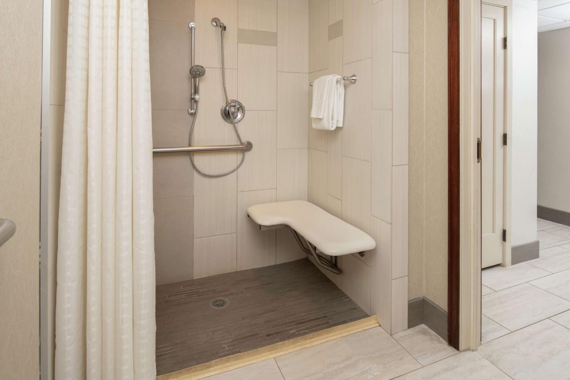 Hilton Bellevue gallery photo in Bellevue, WA — image 19
