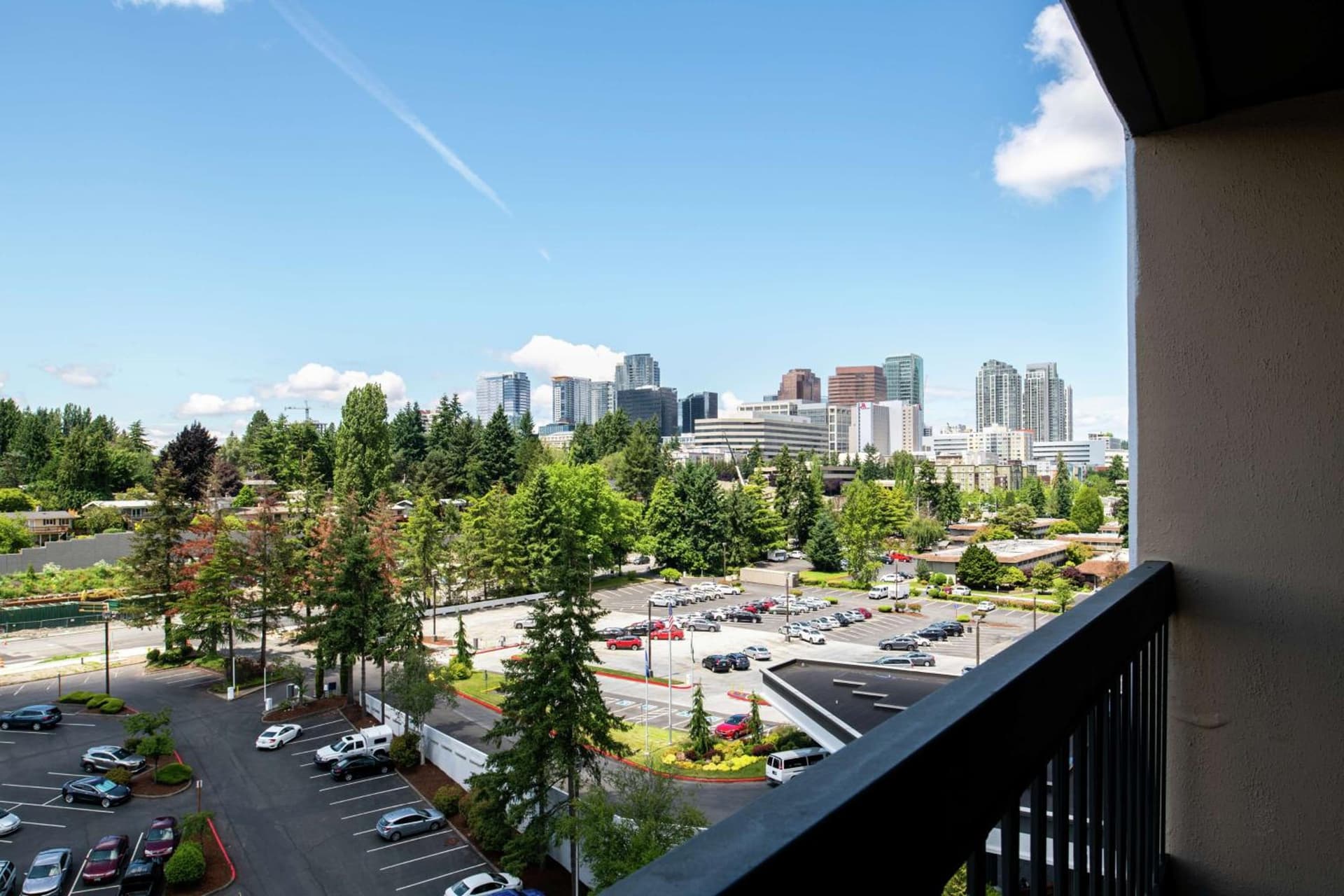 Hilton Bellevue property views in Bellevue, WA — gallery photo 3