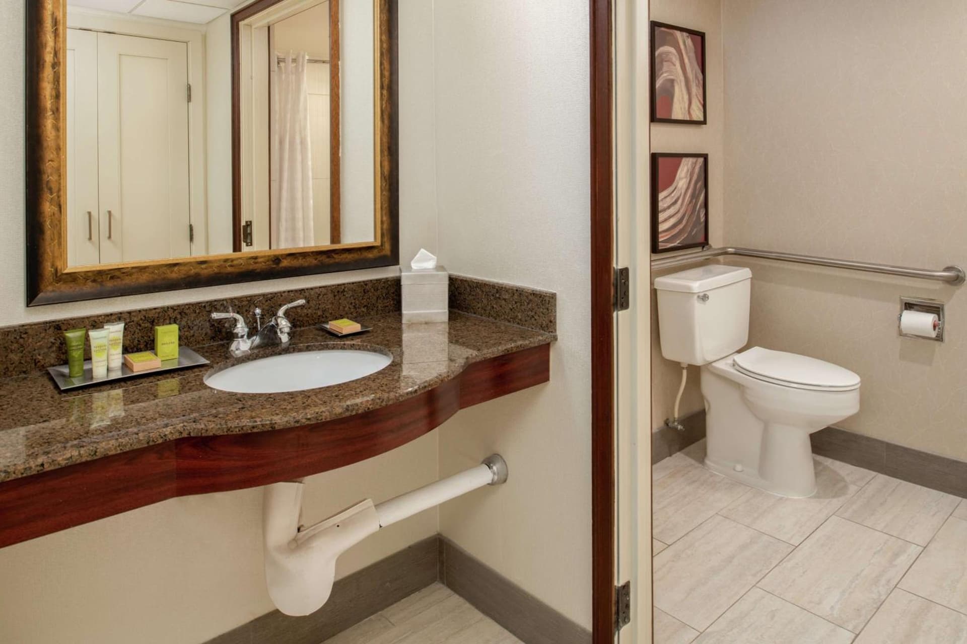 Hilton Bellevue gallery photo in Bellevue, WA — image 40