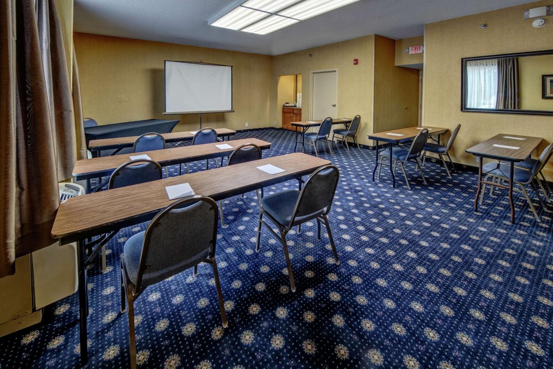 Hampton Inn Raleigh Cary gallery photo in Cary, NC — image 6
