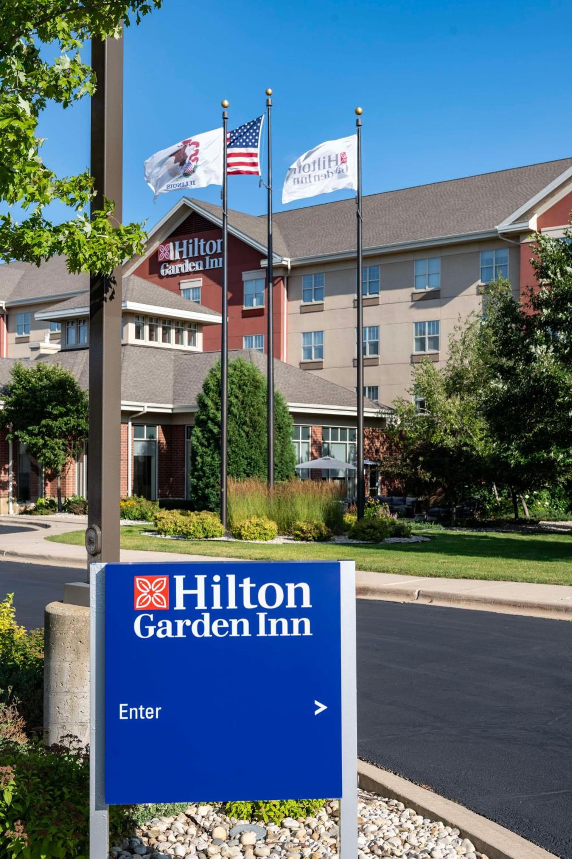 Hilton Garden Inn Rockford interior in Rockford, IL — gallery photo 2