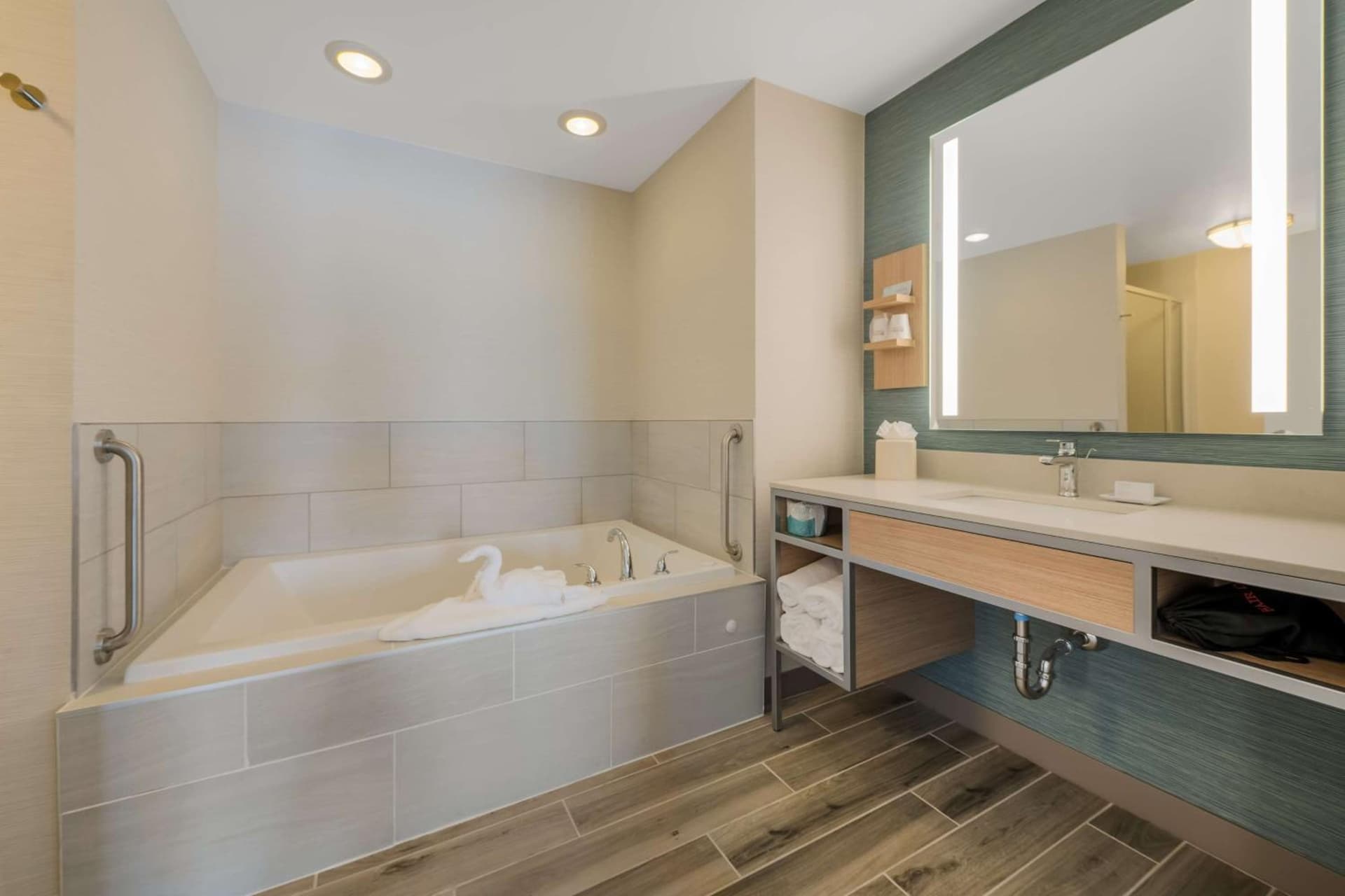 Hilton Garden Inn Rockford gallery photo in Rockford, IL — image 52