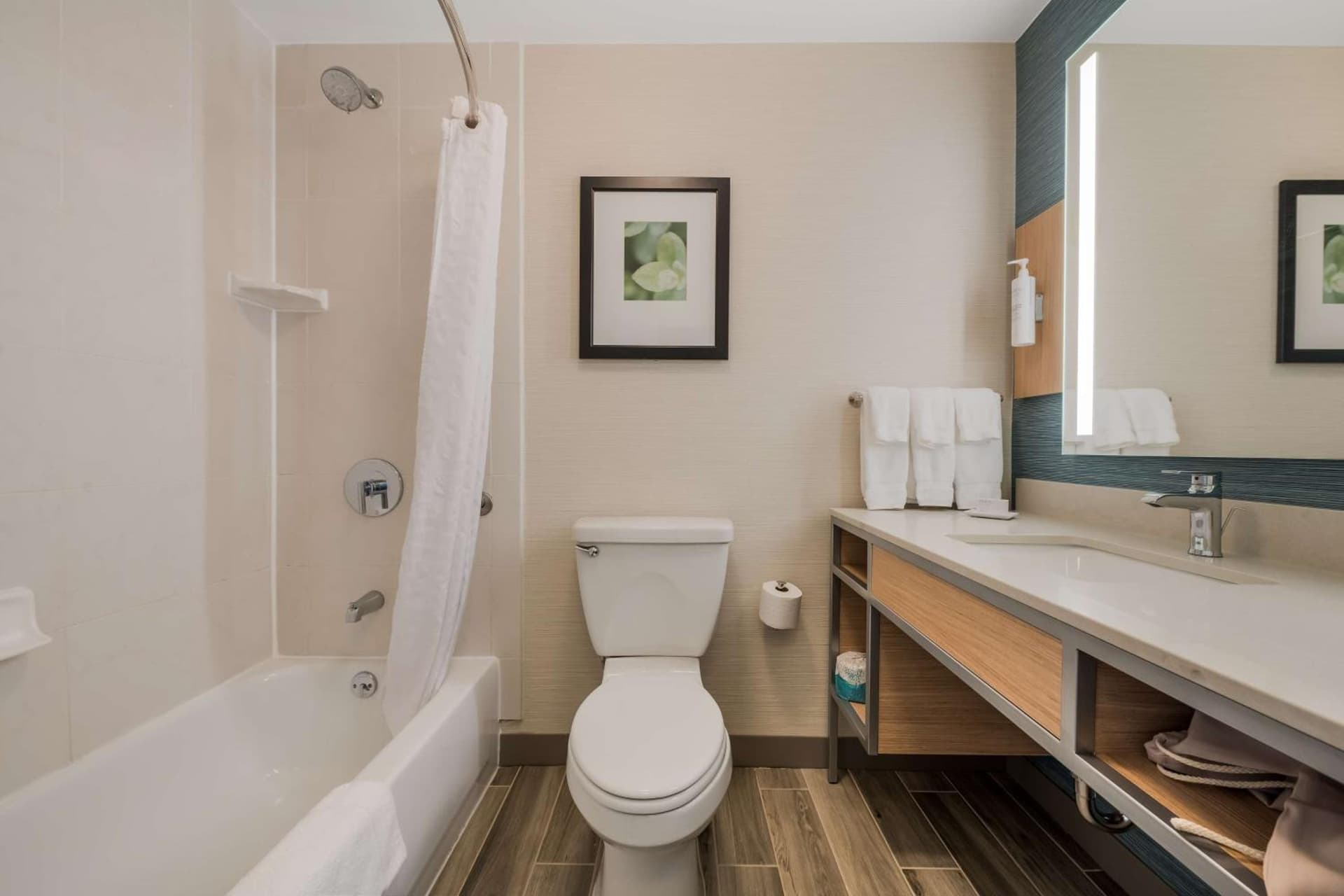Hilton Garden Inn Rockford gallery photo in Rockford, IL — image 35