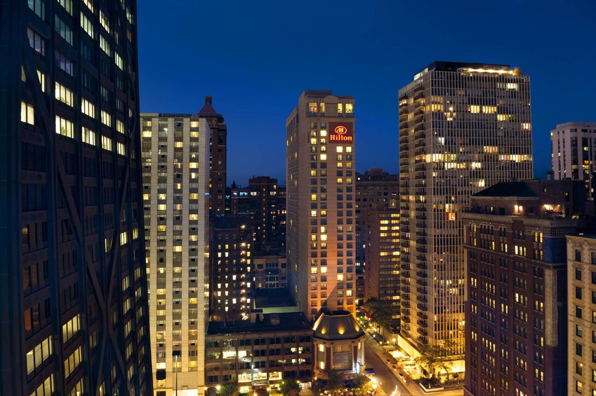 Hilton Chicago Magnificent Mile Suites — hotel in Chicago, Illinois