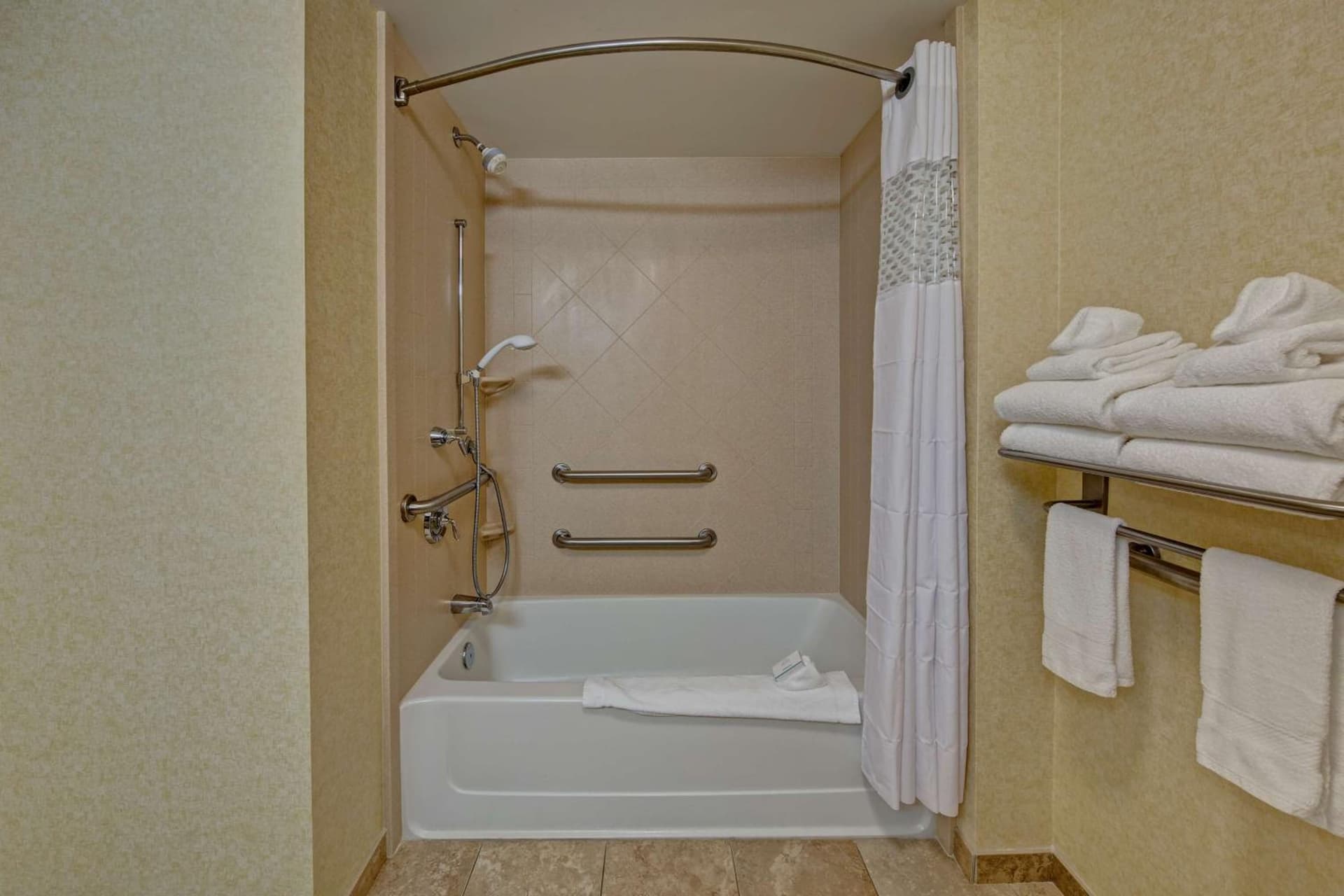 Hampton Inn & Suites Stuart-North gallery photo in Stuart, FL — image 32