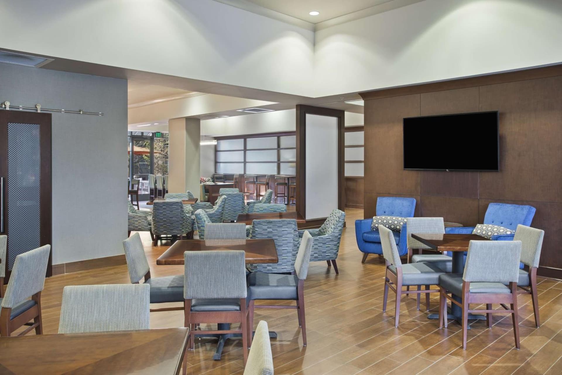 Hampton Inn & Suites Little Rock-Downtown interior in Little Rock, AR — gallery photo 2