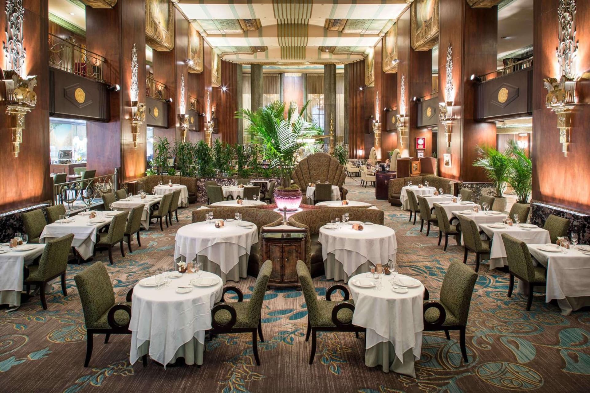 Hilton Cincinnati Netherland Plaza gallery photo in Cincinnati, OH — image 4