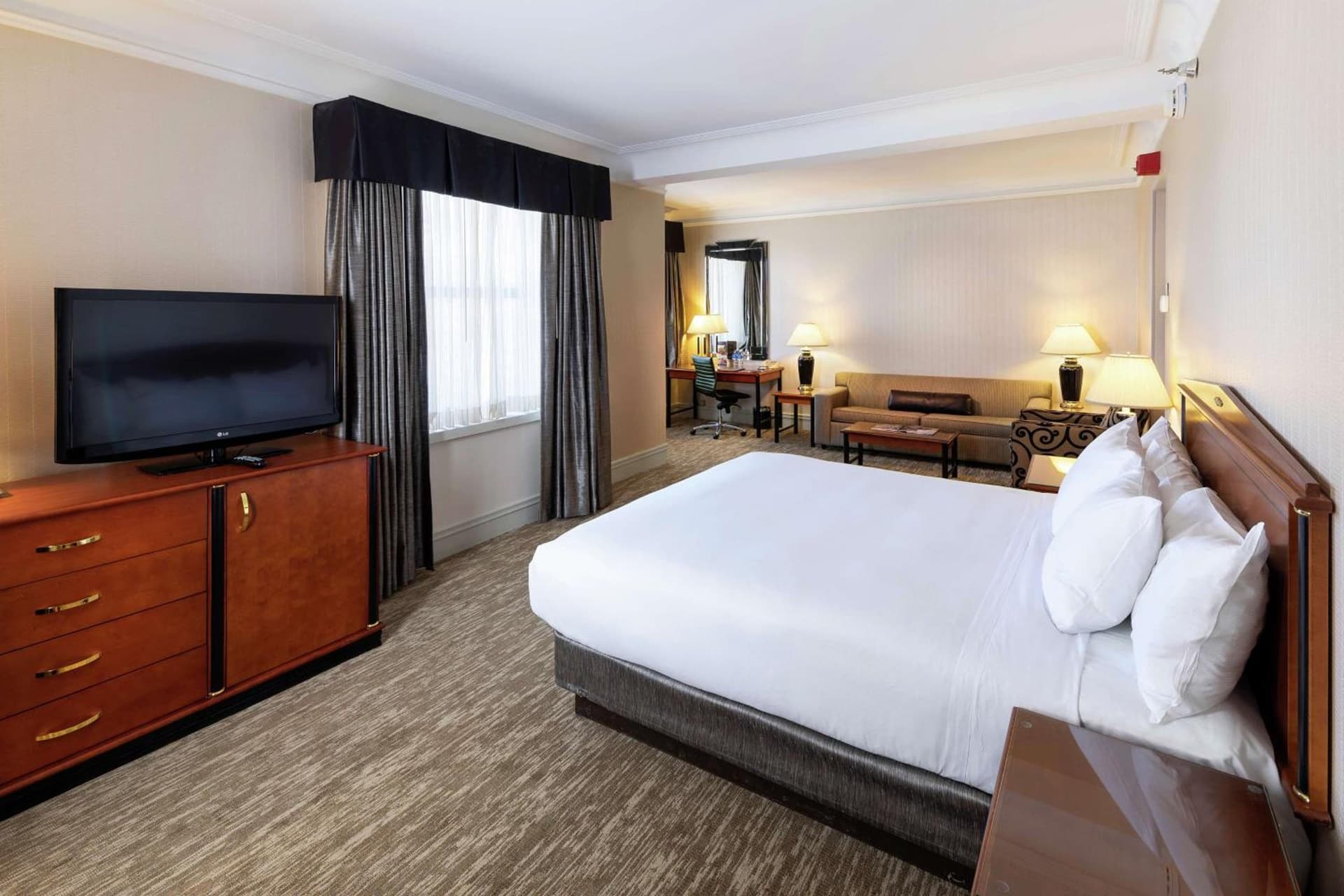 Hilton Cincinnati Netherland Plaza gallery photo in Cincinnati, OH — image 8