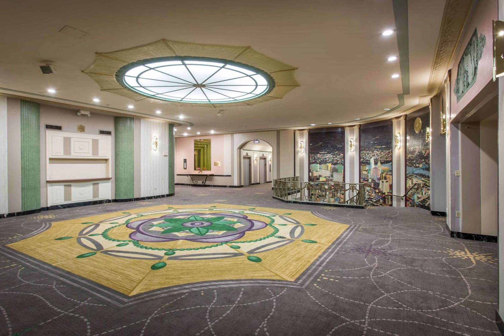 Hilton Cincinnati Netherland Plaza gallery photo in Cincinnati, OH — image 11