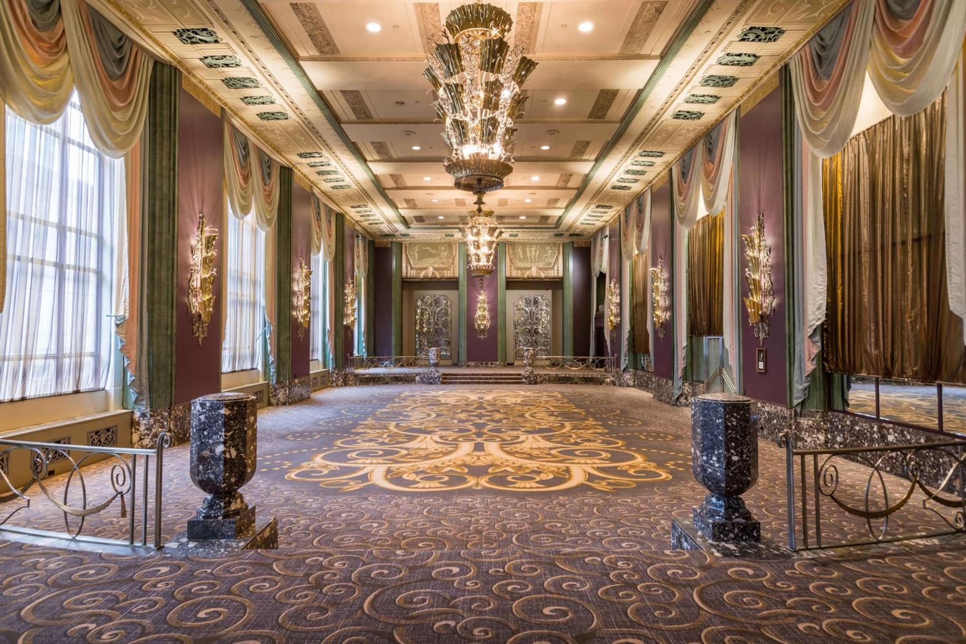 Hilton Cincinnati Netherland Plaza gallery photo in Cincinnati, OH — image 42