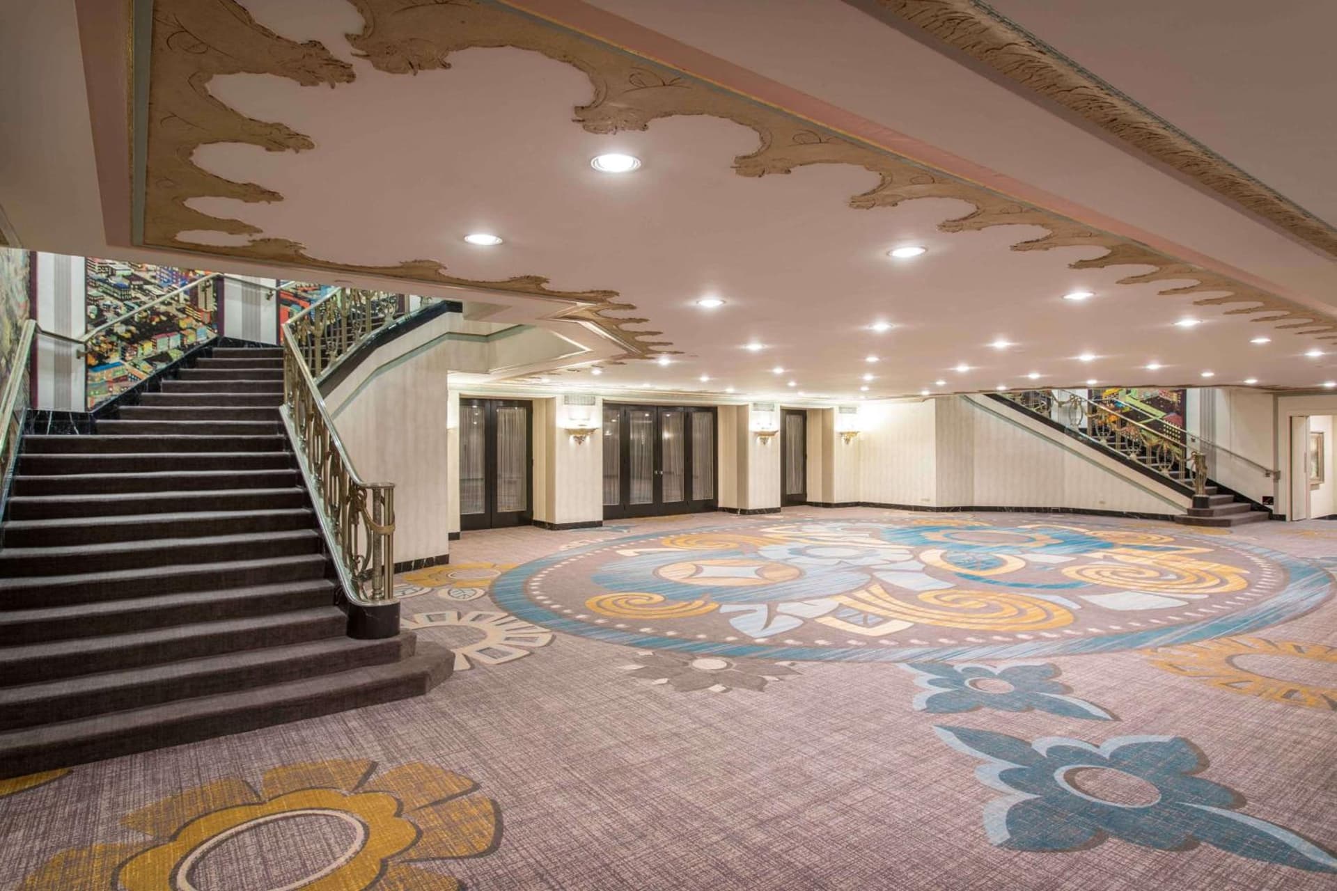 Hilton Cincinnati Netherland Plaza gallery photo in Cincinnati, OH — image 75