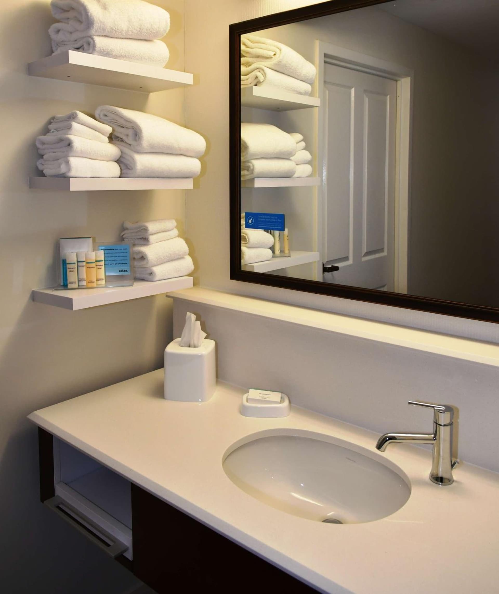 Hampton Inn & Suites Bethlehem gallery photo in Bethlehem, PA — image 17