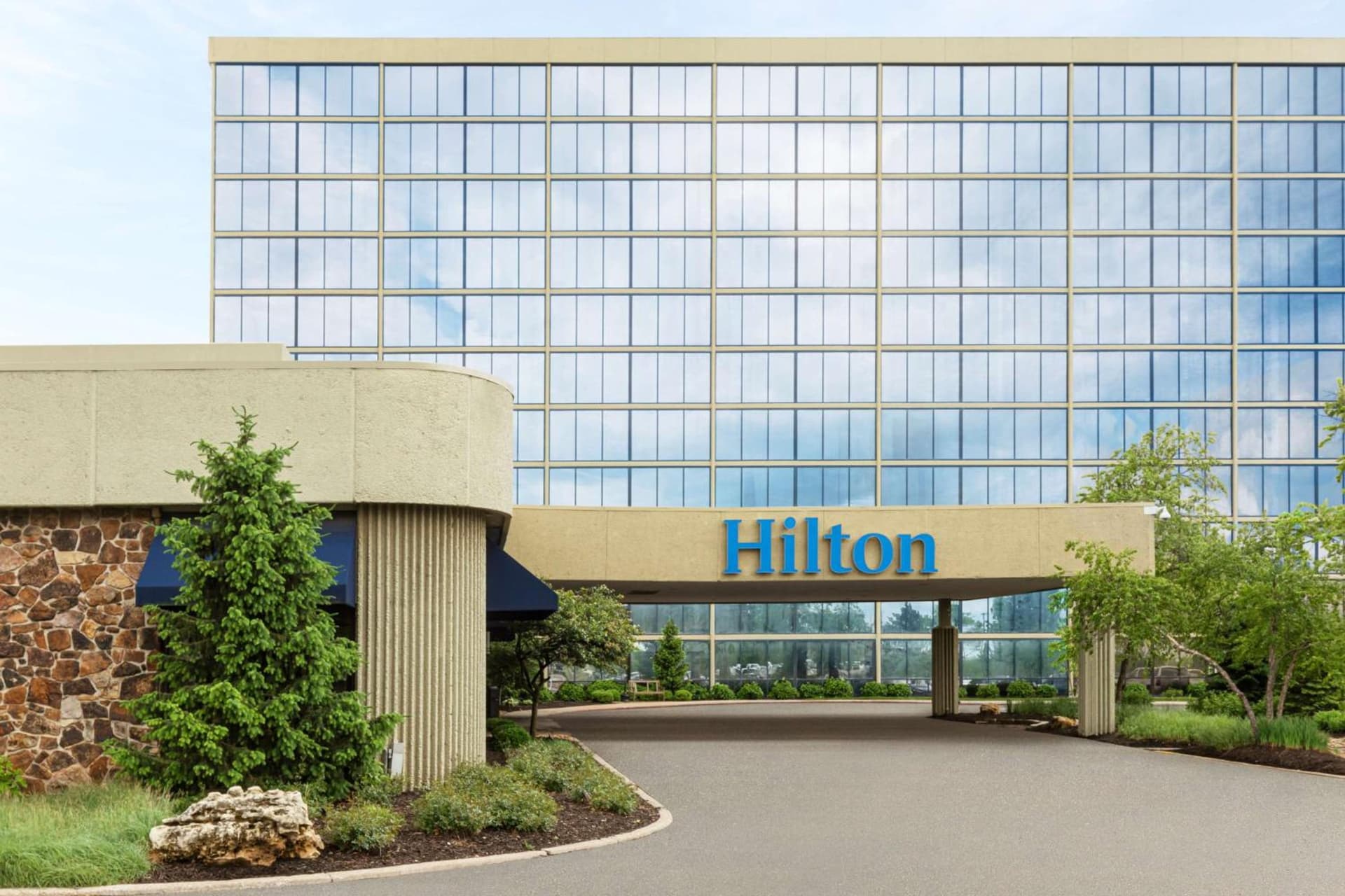 Hilton Kansas City Airport featured exterior or lobby in Kansas City, KS — similar hotel
