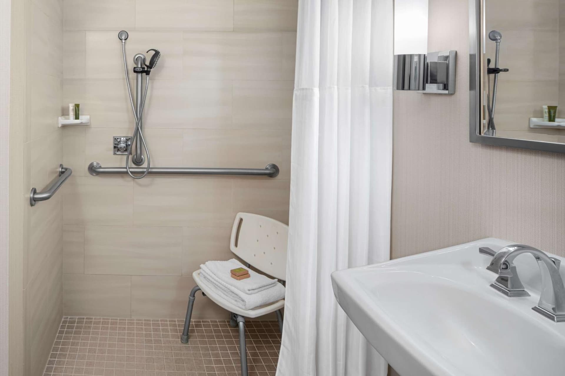 Hilton Kansas City Airport gallery photo in Kansas City, KS — image 52
