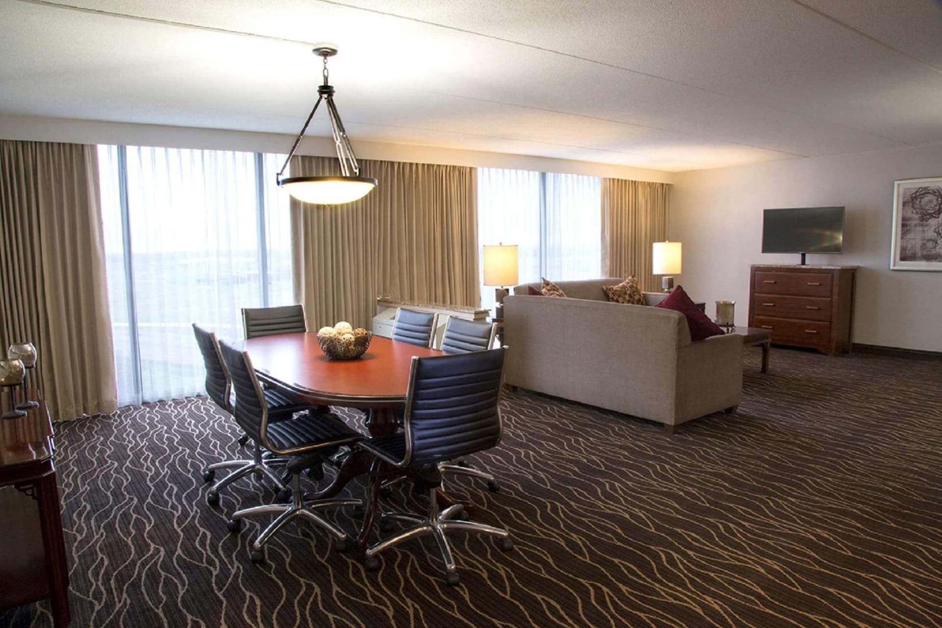 Hilton Kansas City Airport gallery photo in Kansas City, KS — image 36