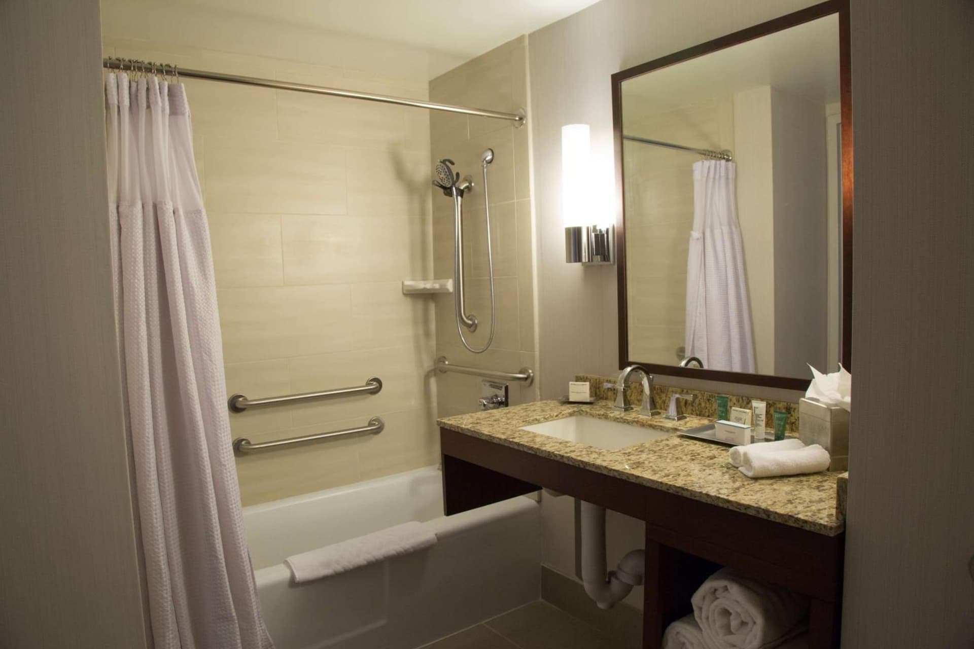 Hilton Kansas City Airport gallery photo in Kansas City, KS — image 15