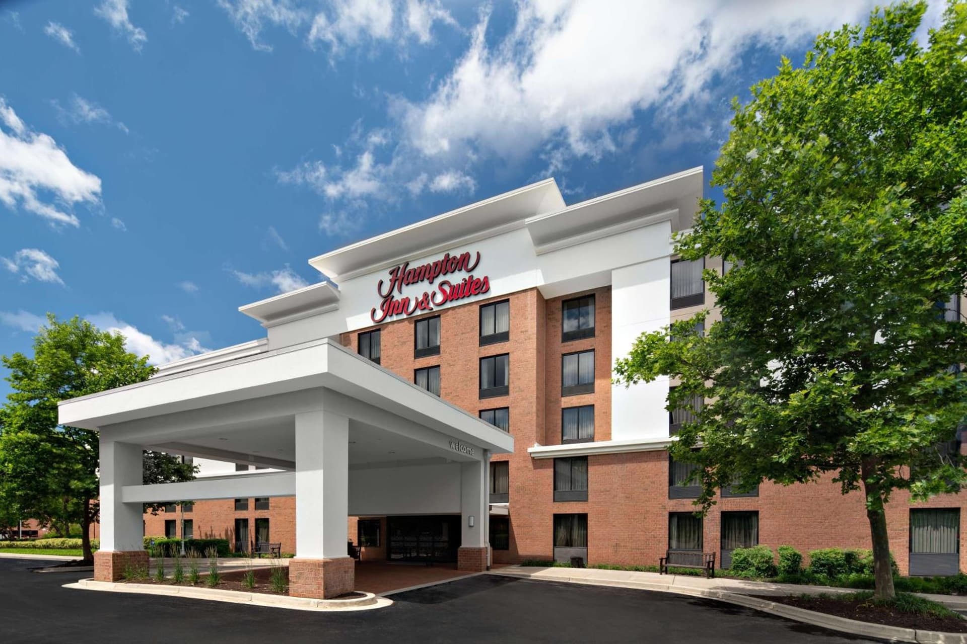 Hampton Inn & Suites Annapolis interior in Annapolis, MD — gallery photo 2