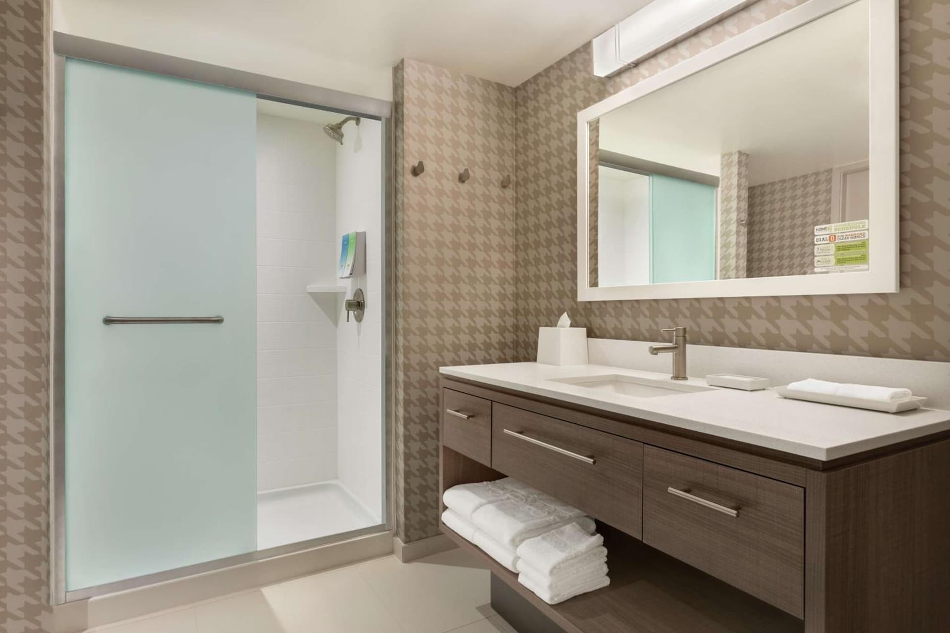 Home2 Suites By Hilton Chicago River North gallery photo in Chicago, IL — image 6
