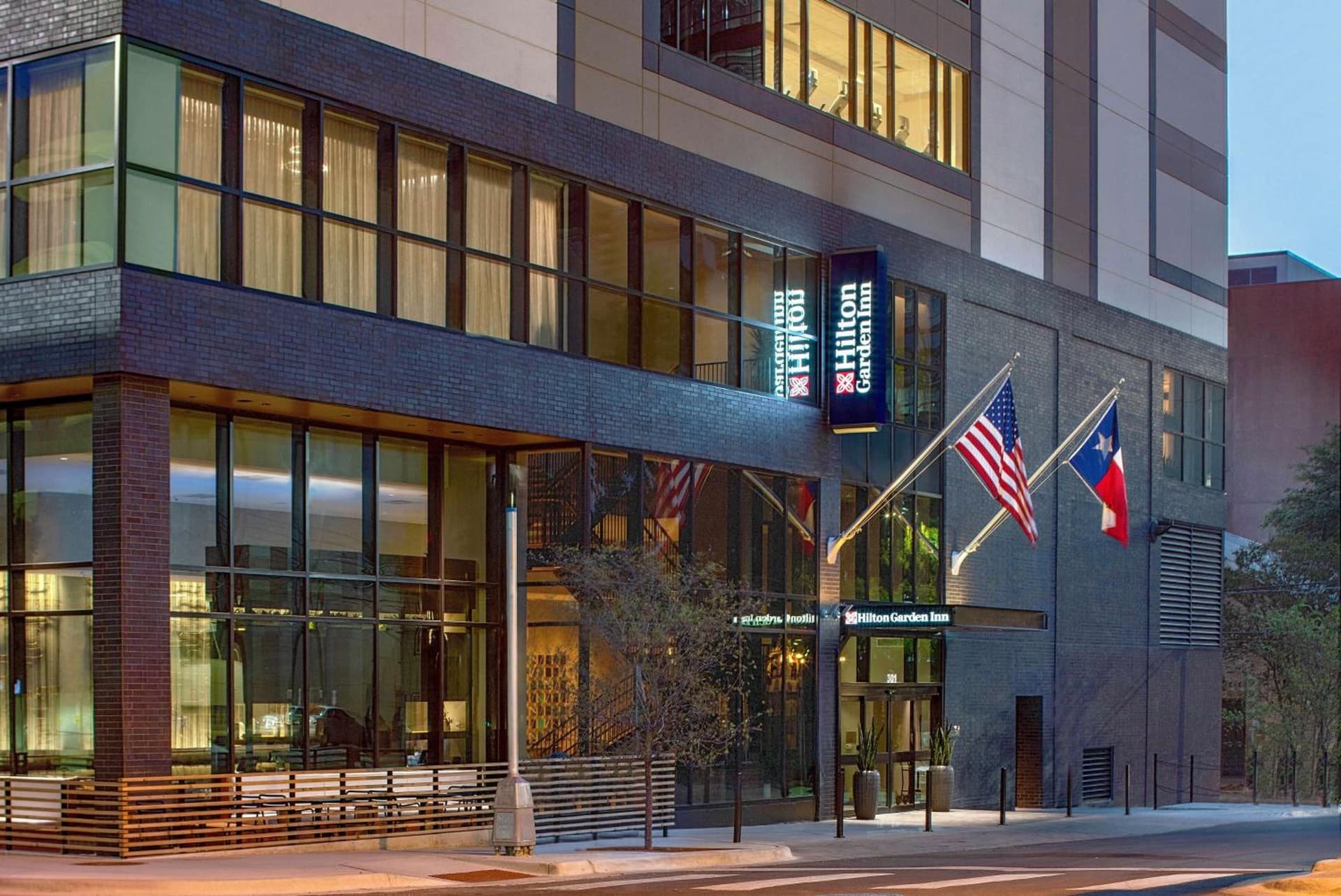 Hilton Garden Inn Austin University Capitol District interior in Austin, TX — gallery photo 2