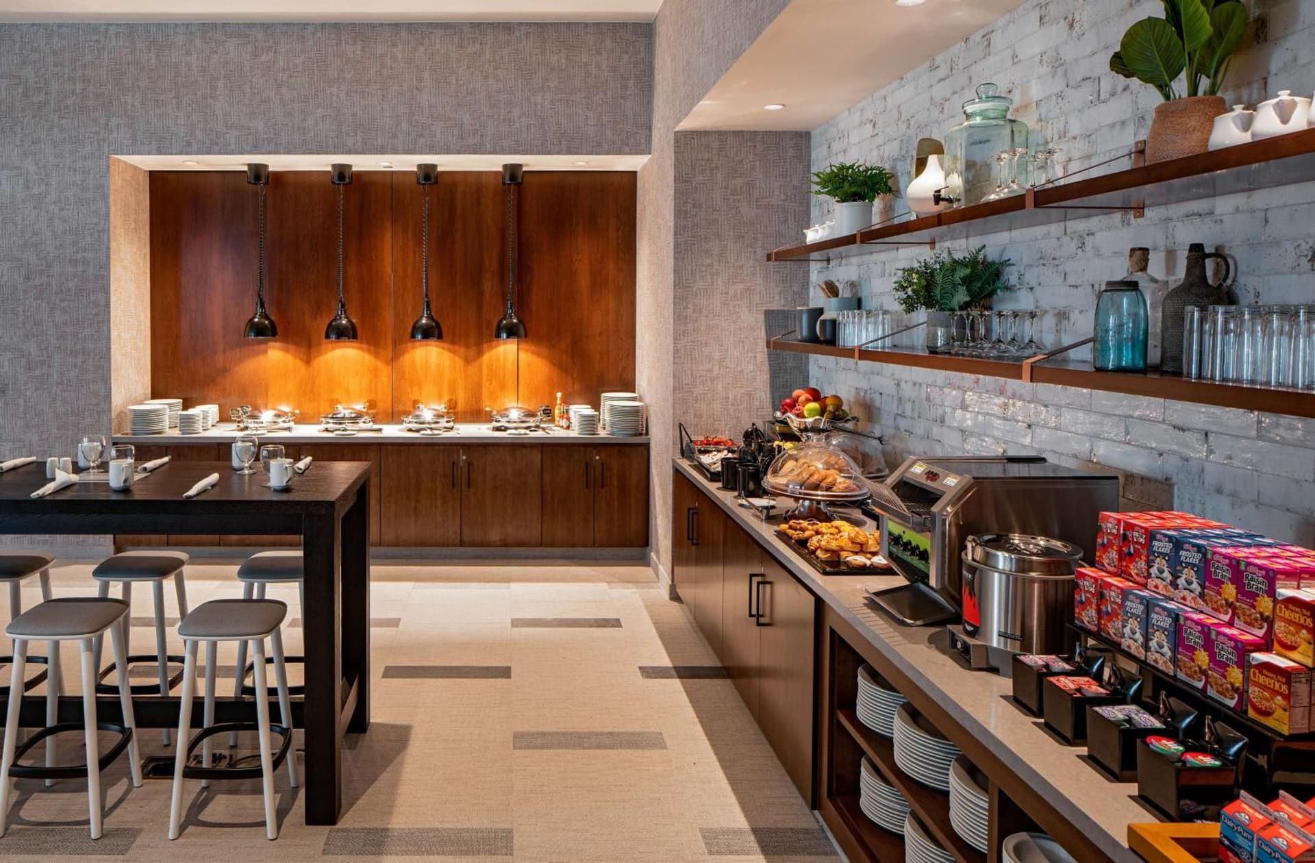 Hilton Garden Inn Austin University Capitol District gallery photo in Austin, TX — image 38