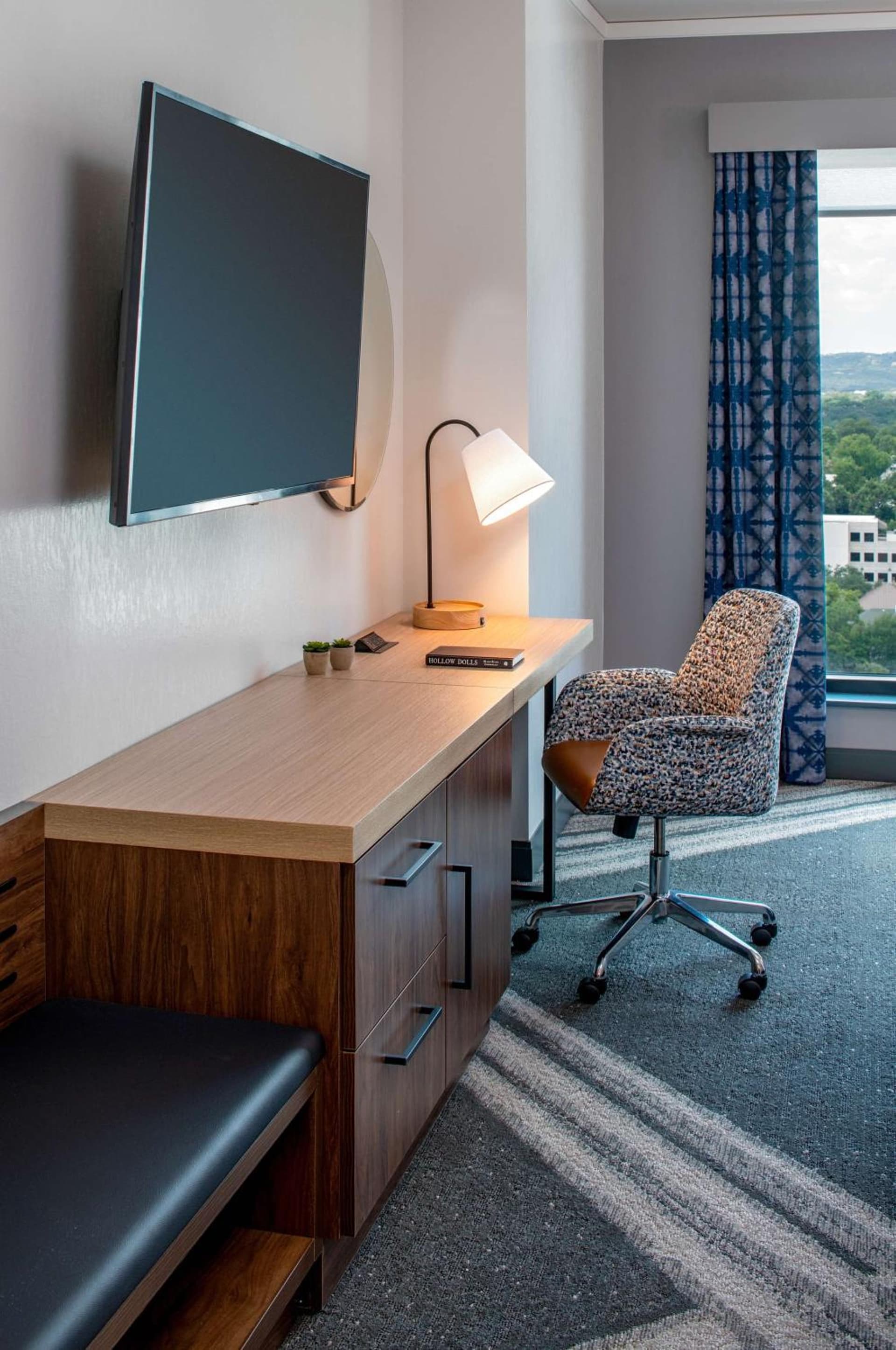 Hilton Garden Inn Austin University Capitol District gallery photo in Austin, TX — image 42