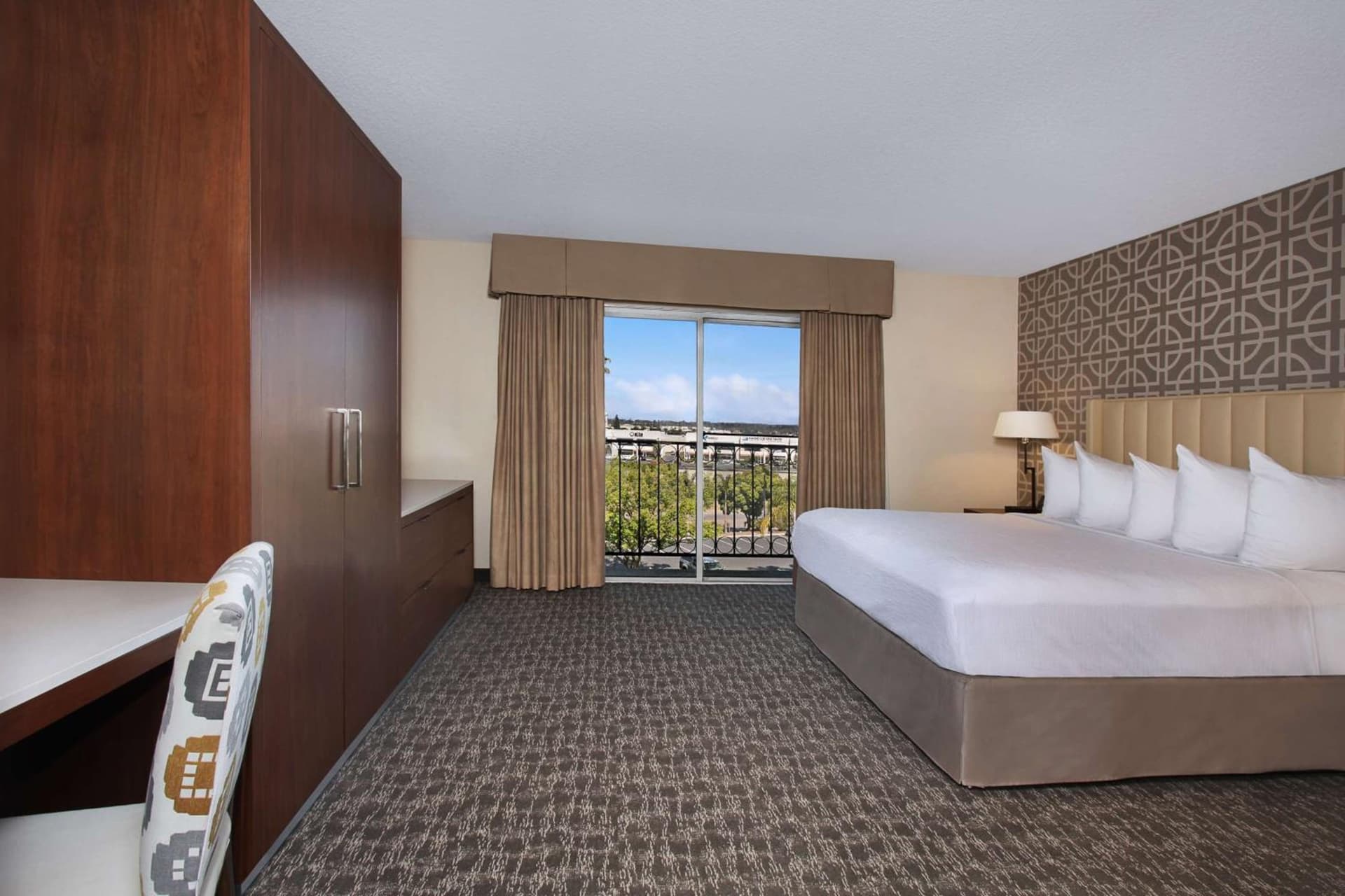 Embassy Suites by Hilton Anaheim North gallery photo in Anaheim, CA — image 24