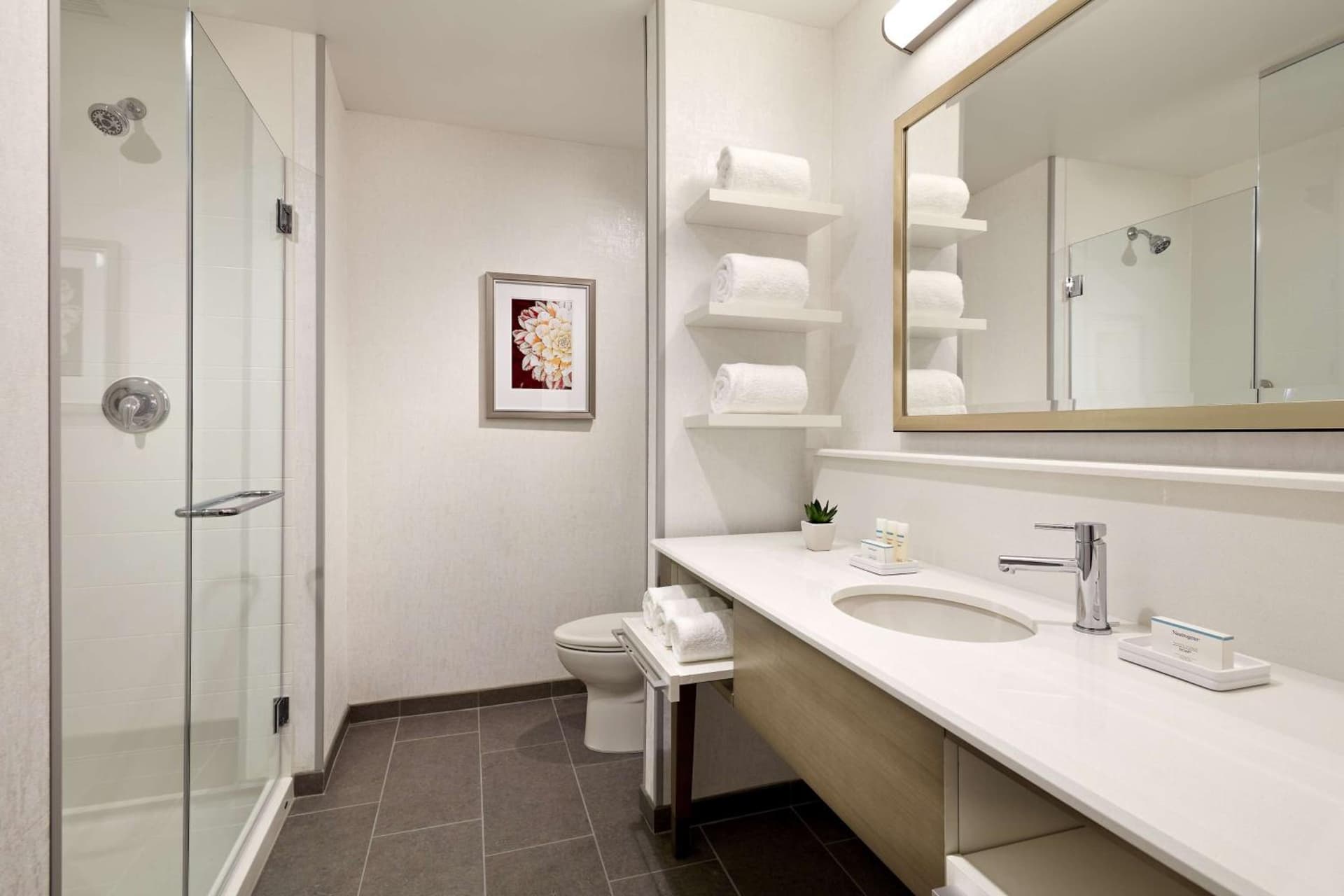 Hampton Inn Long Beach Airport, Ca gallery photo in Long Beach, CA — image 8