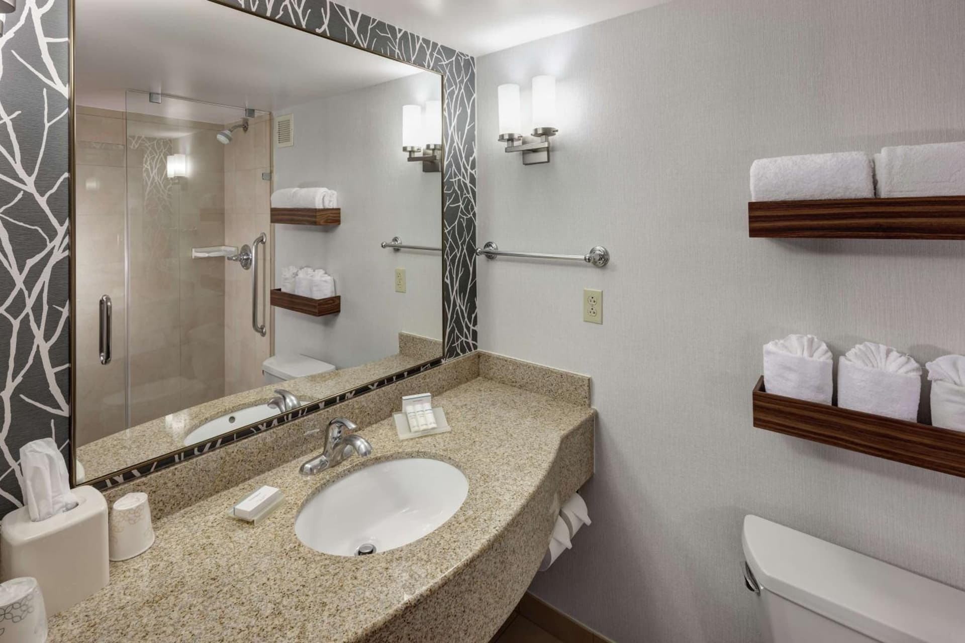 Hilton Garden Inn Naperville/Warrenville gallery photo in Warrenville, IL — image 24
