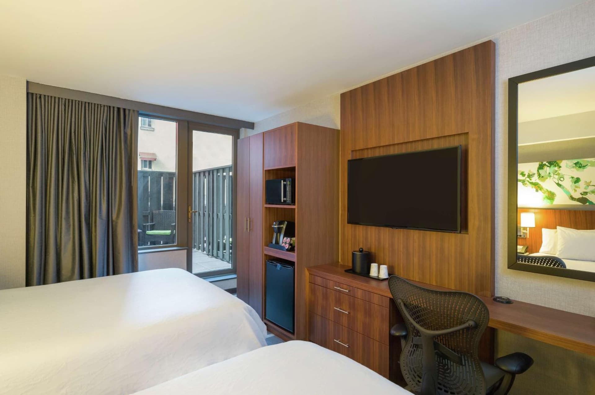 Hilton Garden Inn New York Central Park South-Midtown West gallery photo in New York, NY — image 16
