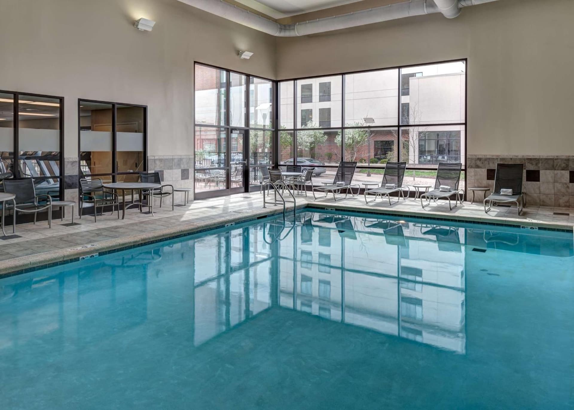 Hampton Inn & Suites Omaha-Downtown gallery photo in Omaha, NE — image 16