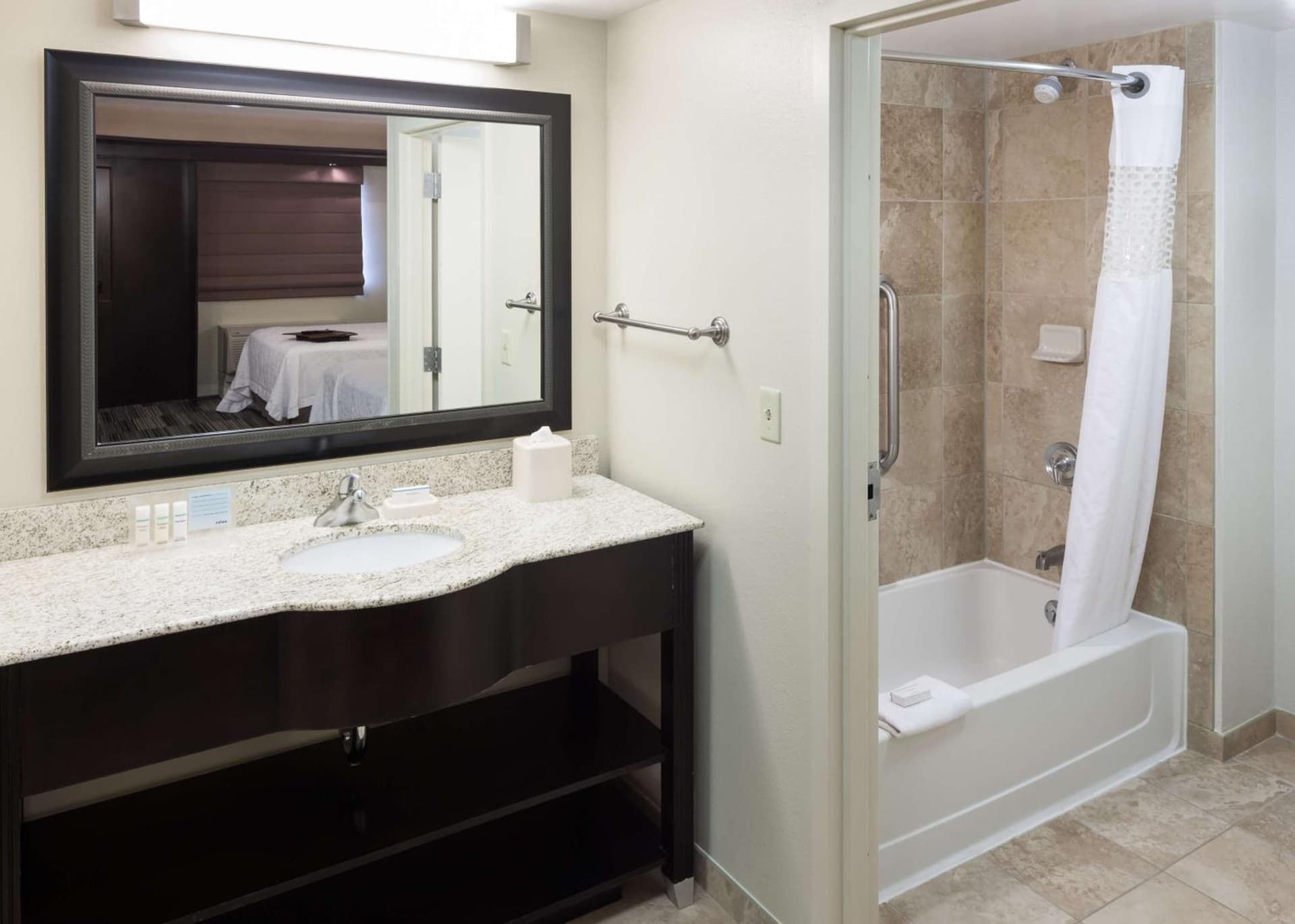 Hampton Inn & Suites Omaha-Downtown gallery photo in Omaha, NE — image 30