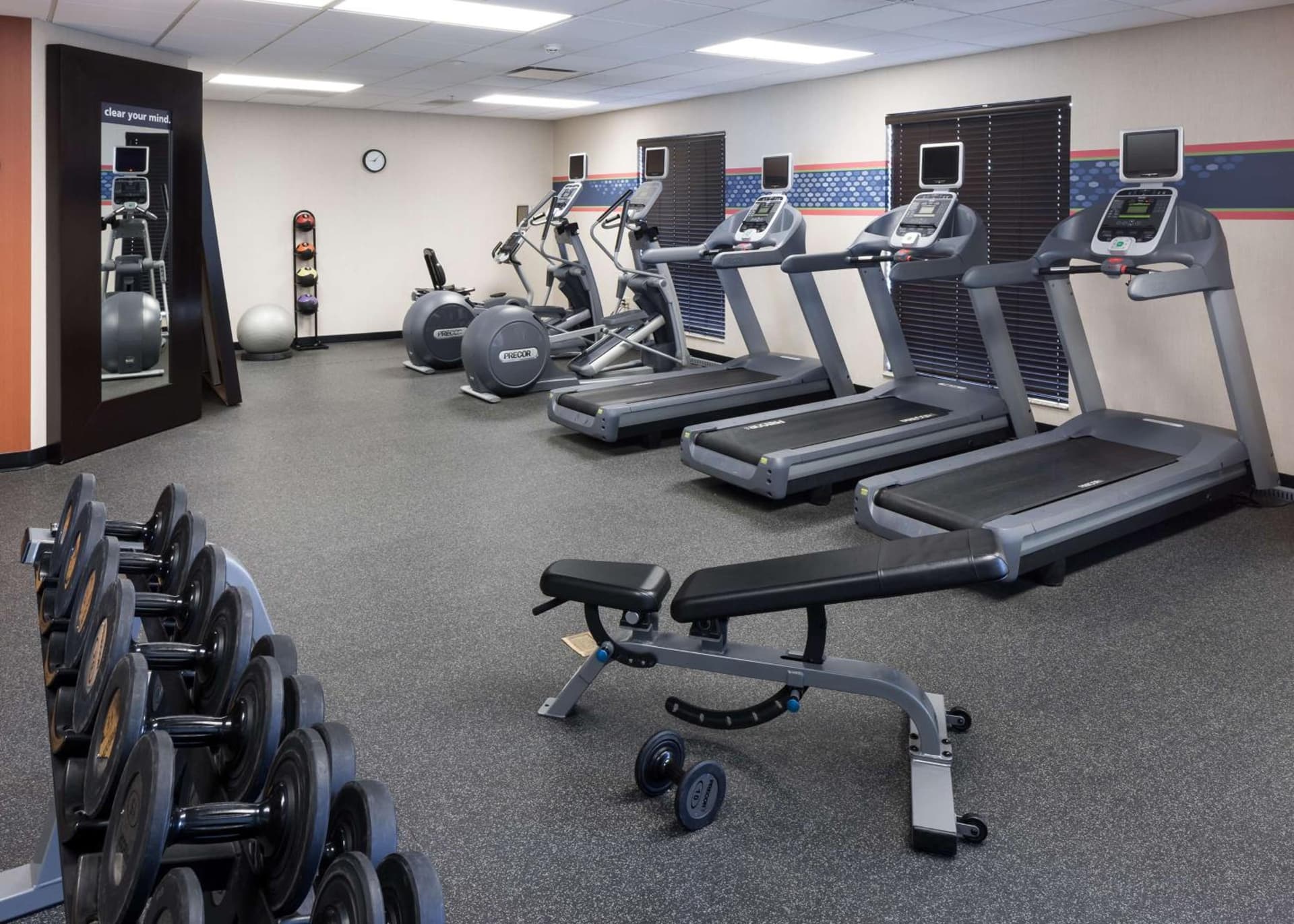 Hampton Inn & Suites Omaha-Downtown interior in Omaha, NE — gallery photo 2