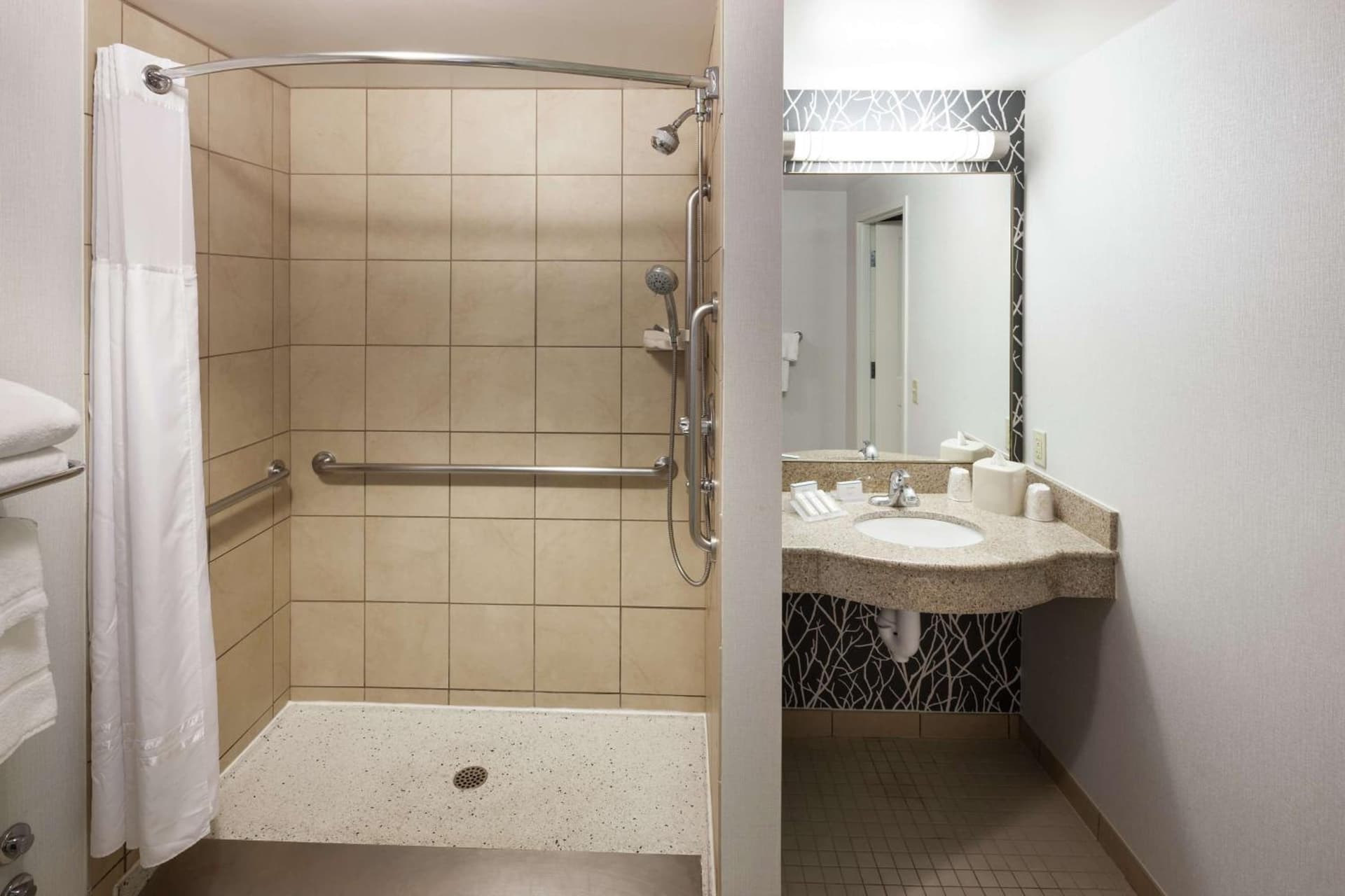 Hilton Garden Inn Lake Forest Mettawa property views in Lake Forest, IL — gallery photo 3
