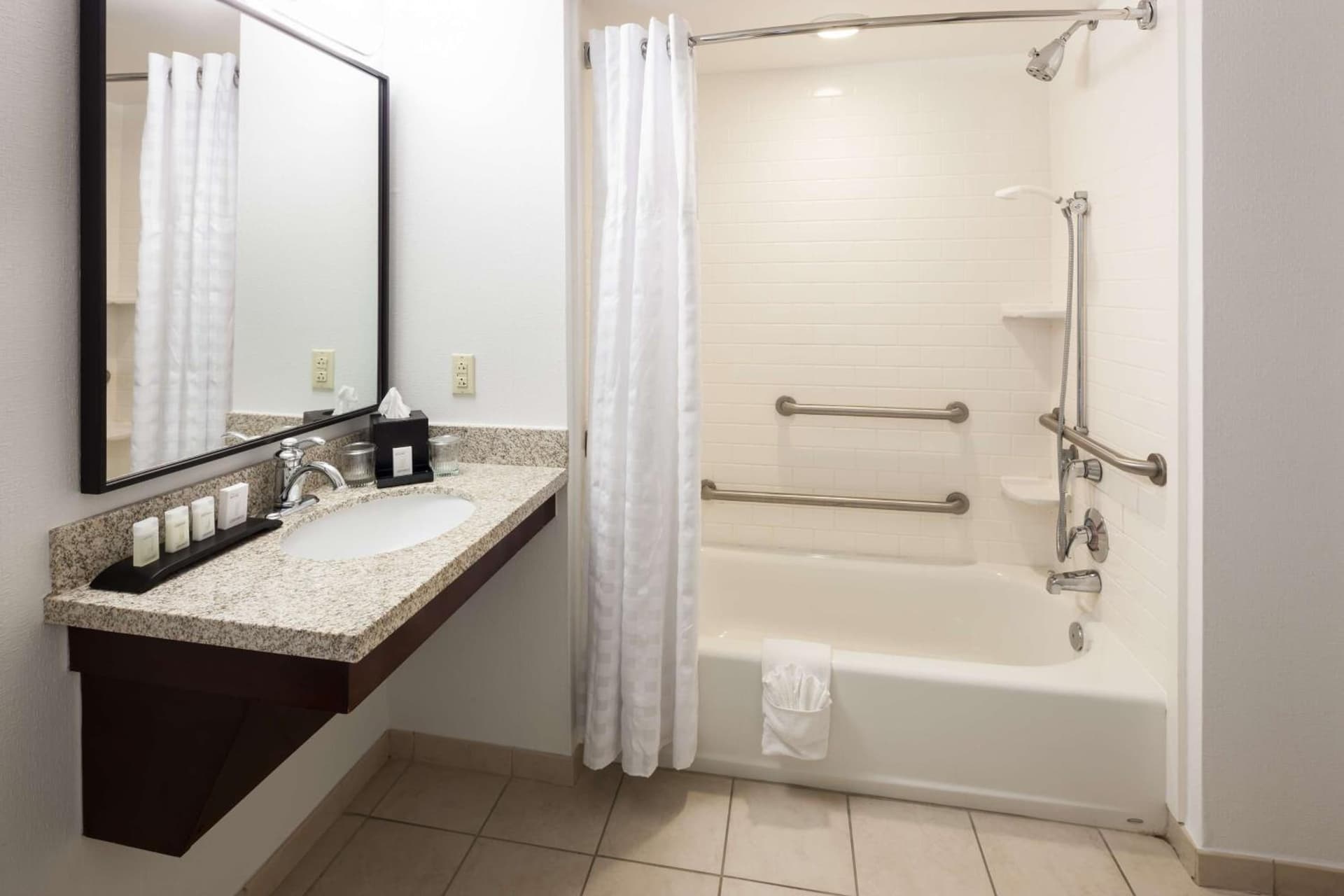 Embassy Suites by Hilton Tampa Brandon gallery photo in Tampa, FL — image 26