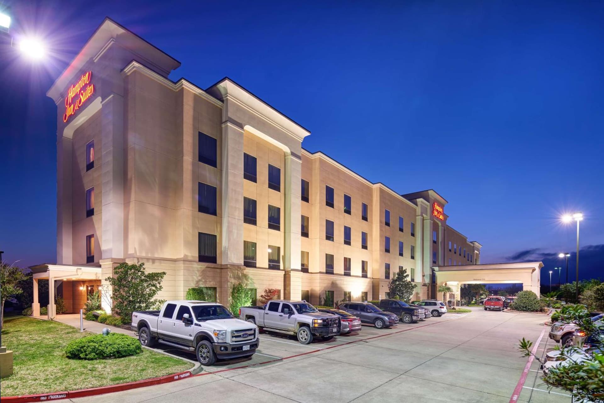 Hampton Inn & Suites Waco-South interior in Waco, TX — gallery photo 2